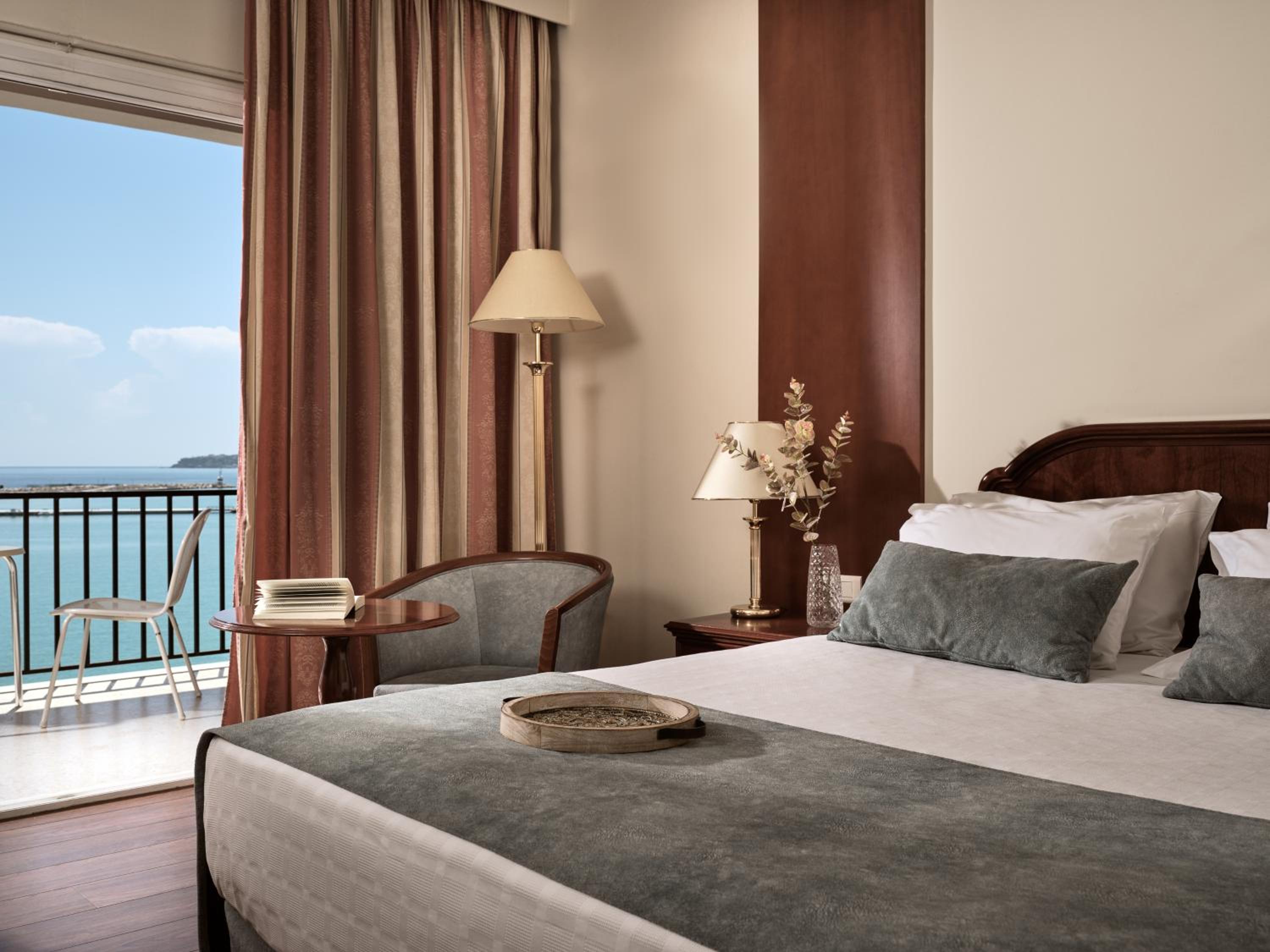  Superior double or twin with  balcony SeaView - Photo 2