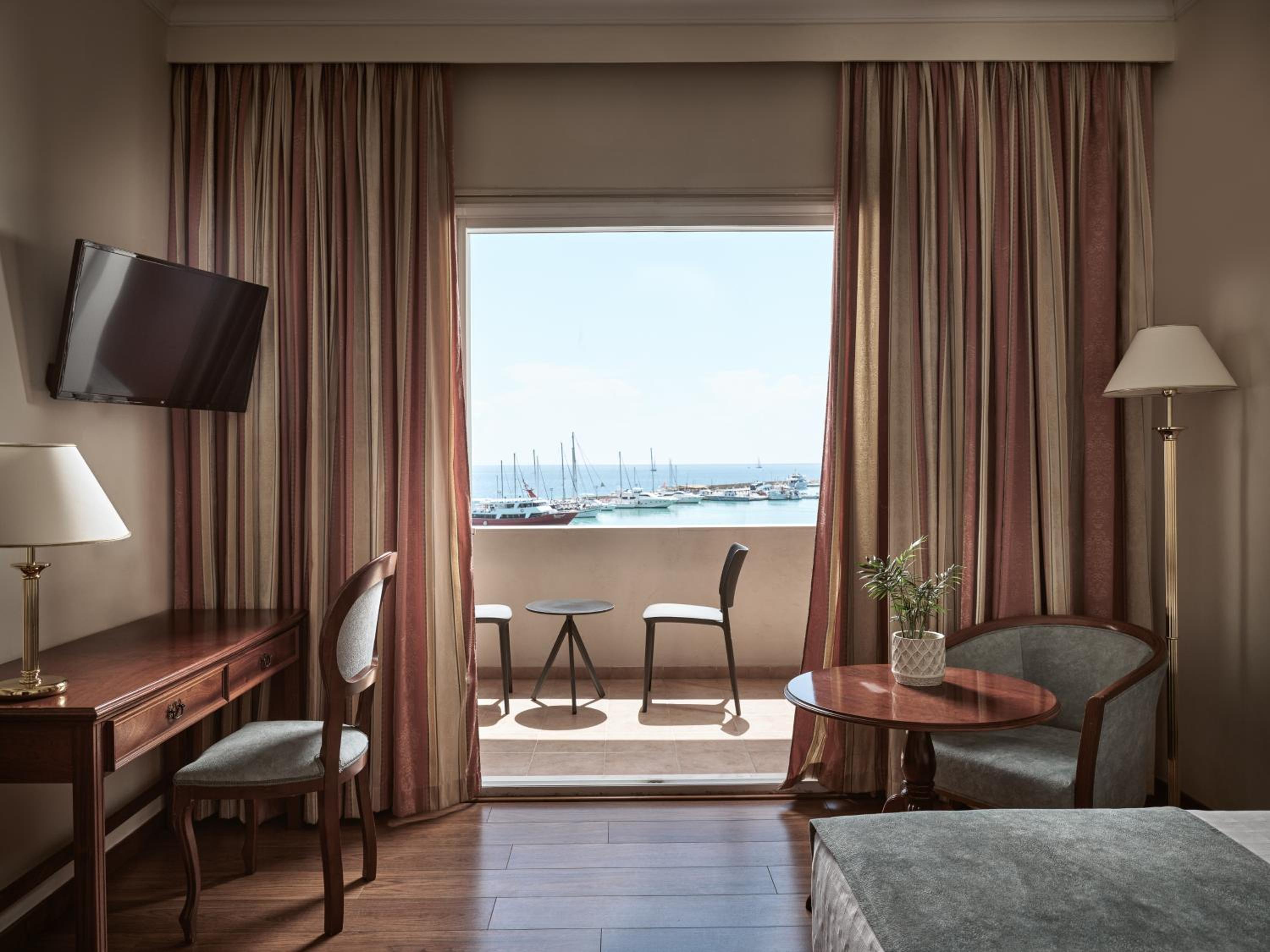  Superior double or twin with  balcony SeaView - Photo 1