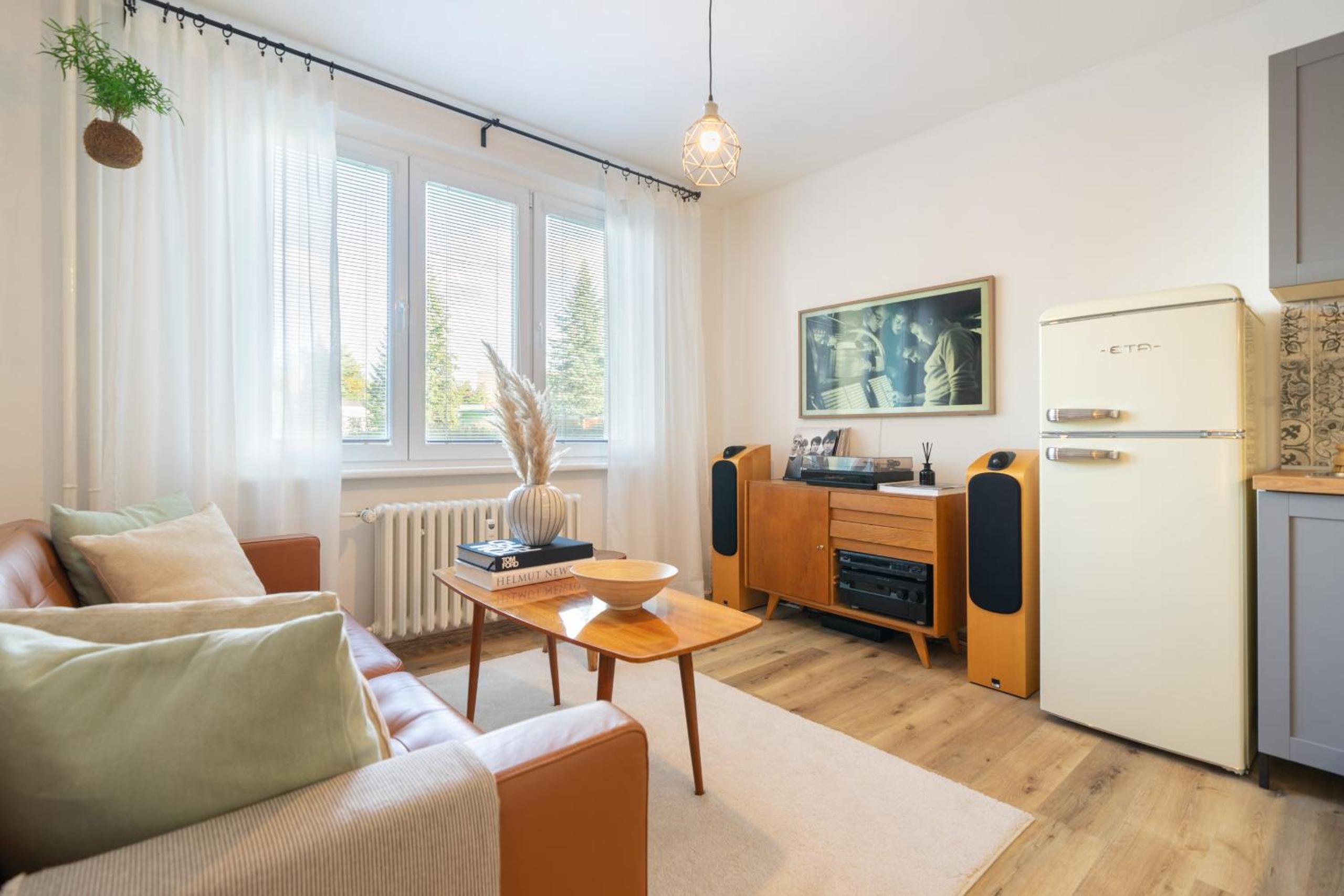 One-Bedroom Apartment photo 1