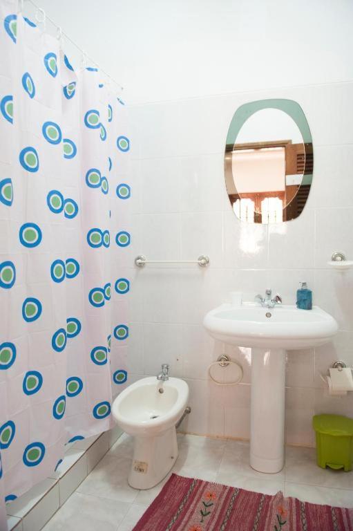 Double Room with Shared Bathroom photo 2