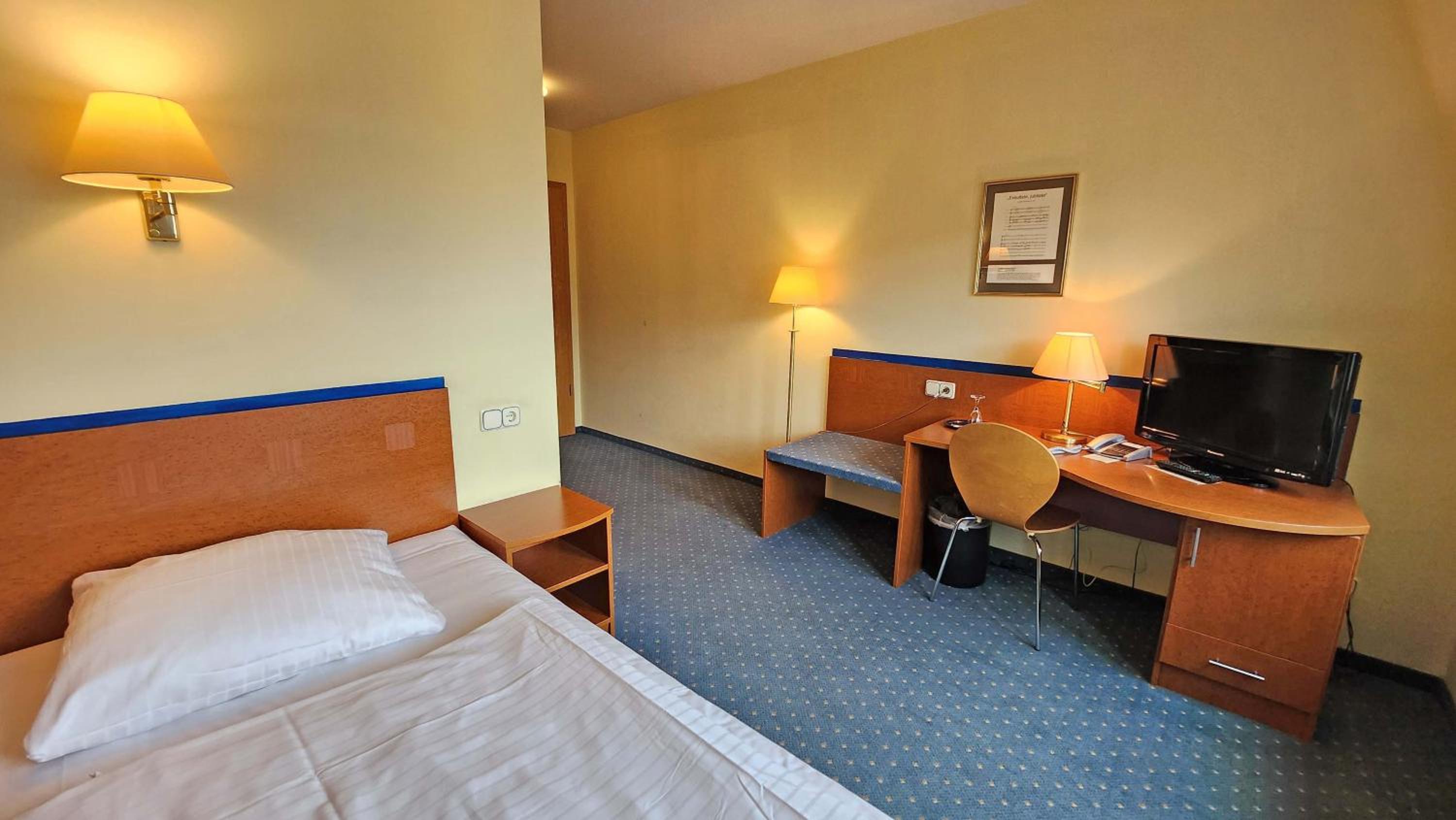 Single Room photo 3