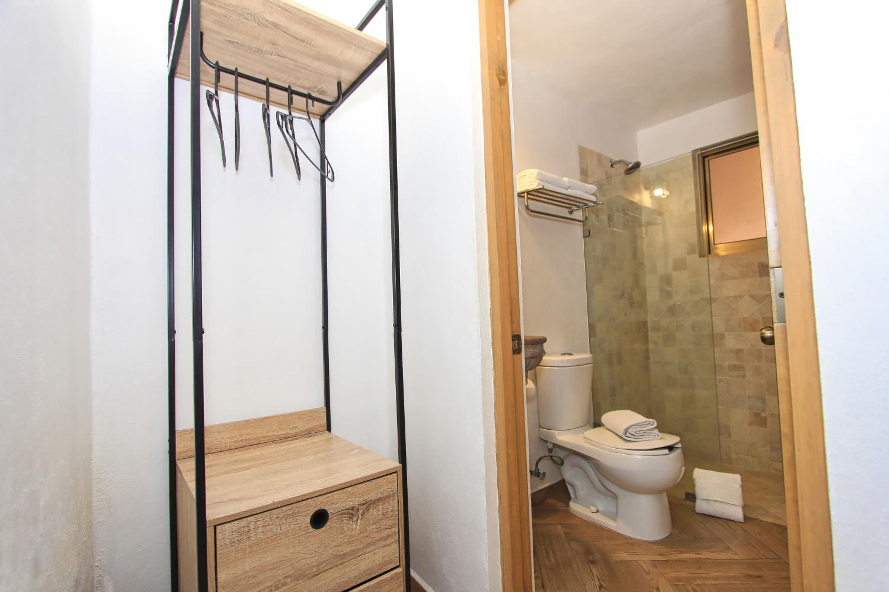 Deluxe Double Room - Photo 32