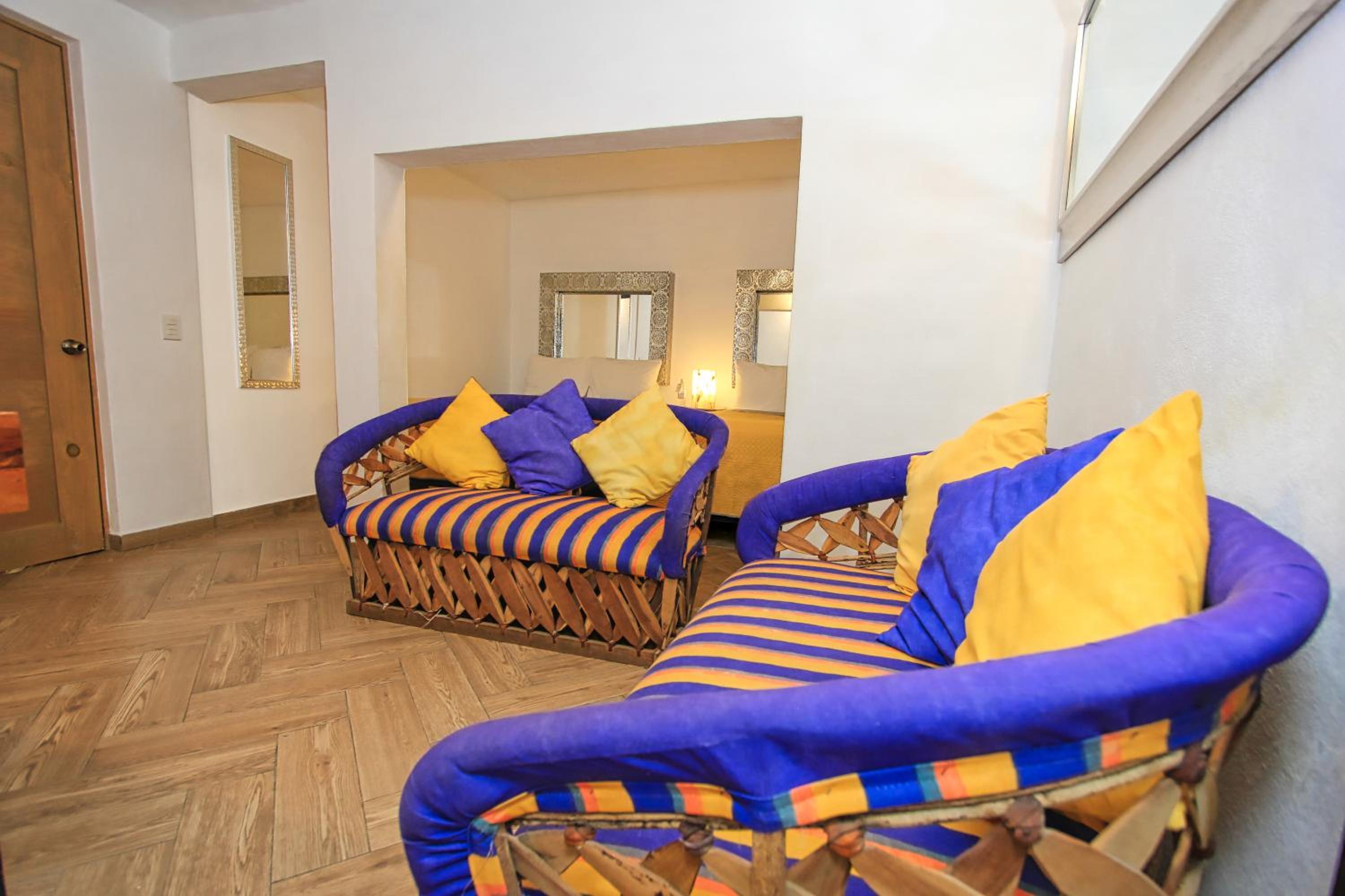 Standard Twin Room - Photo 11