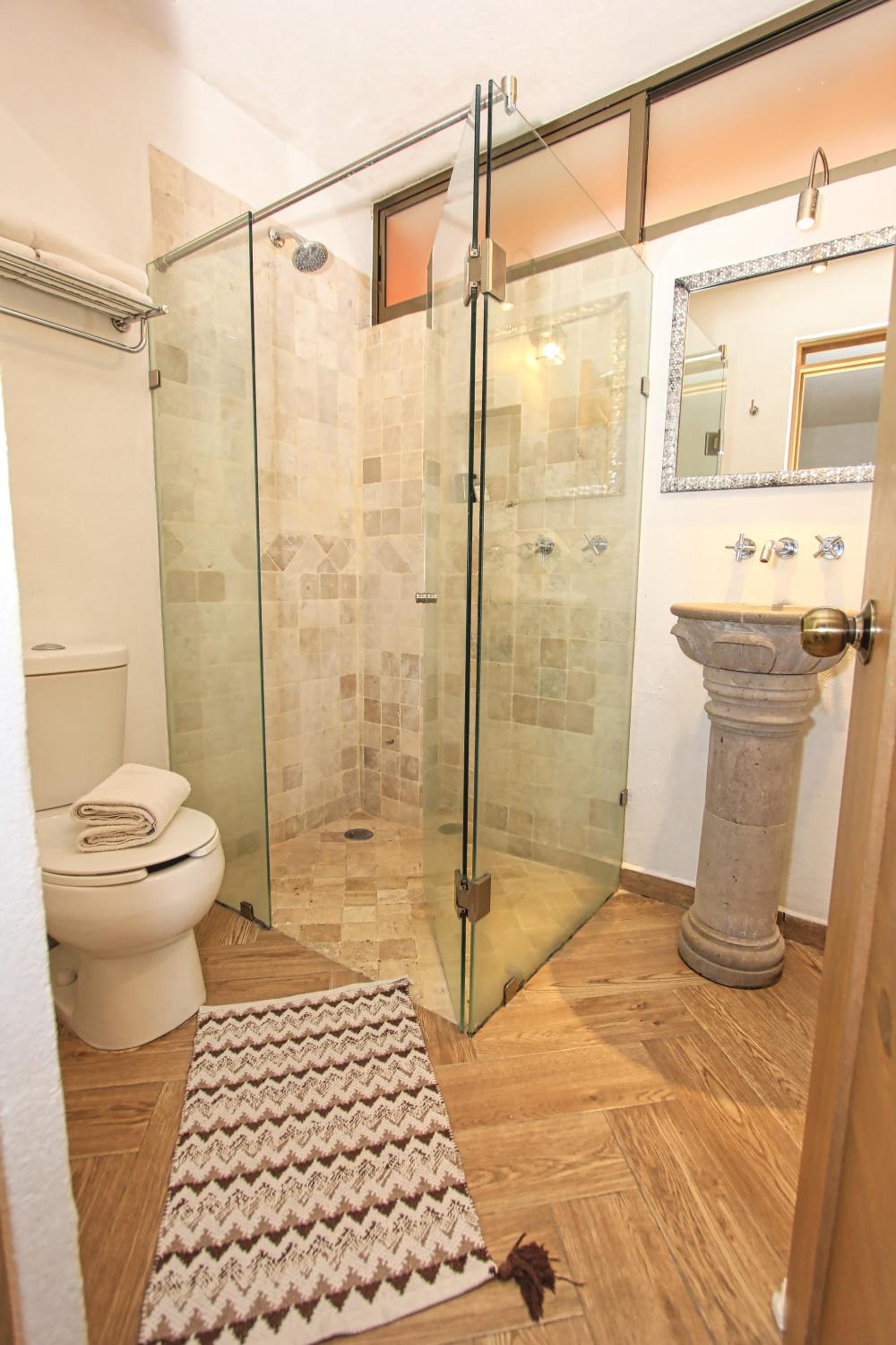 Standard Twin Room - Photo 8