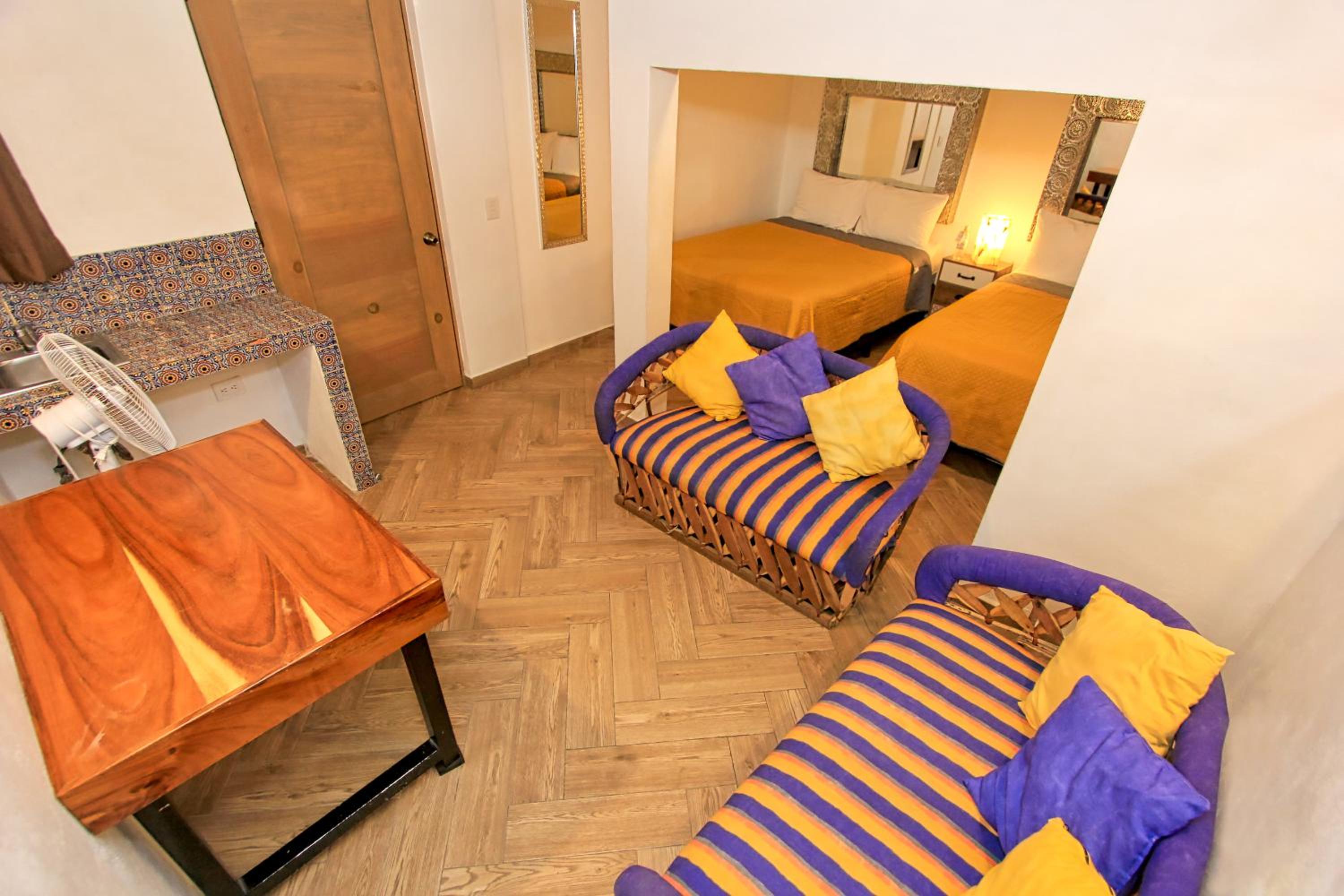 Standard Twin Room - Photo 6