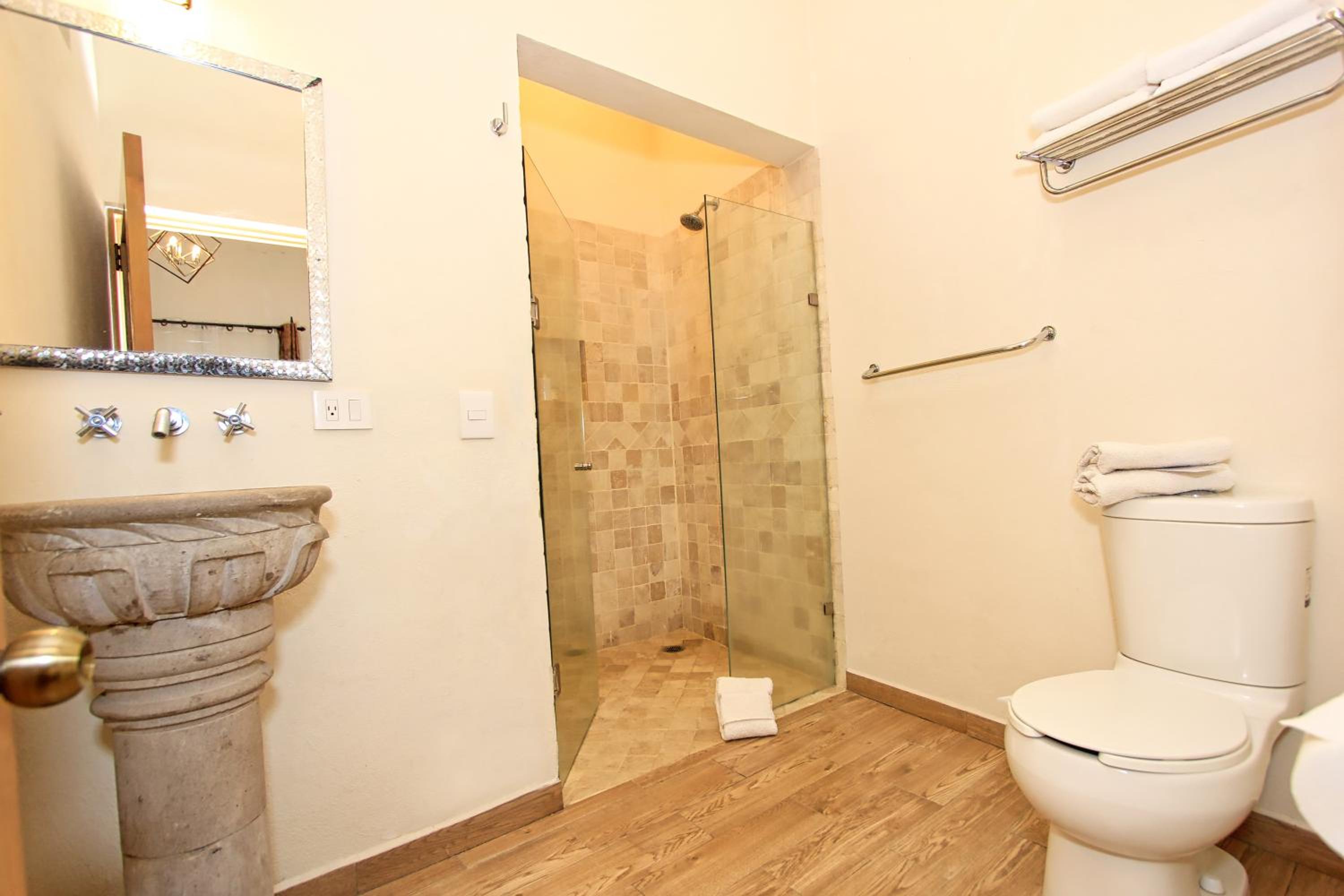 Deluxe Double Room - Photo 3
