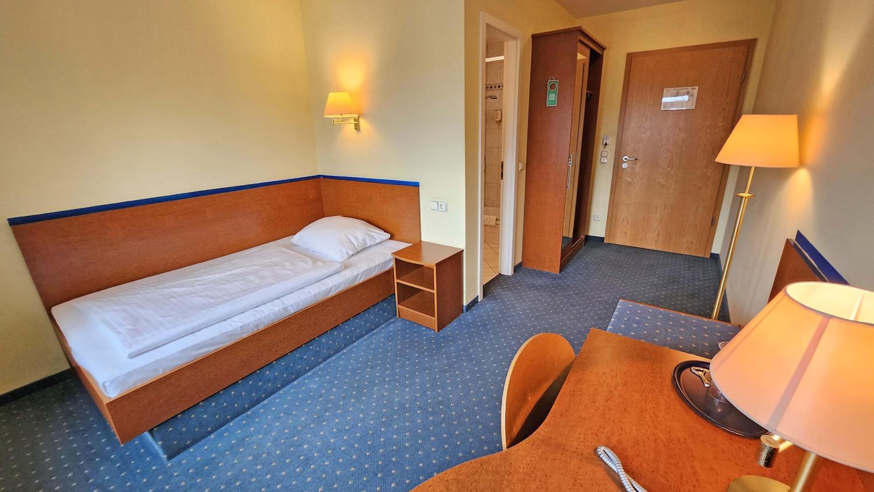Single Room photo 2