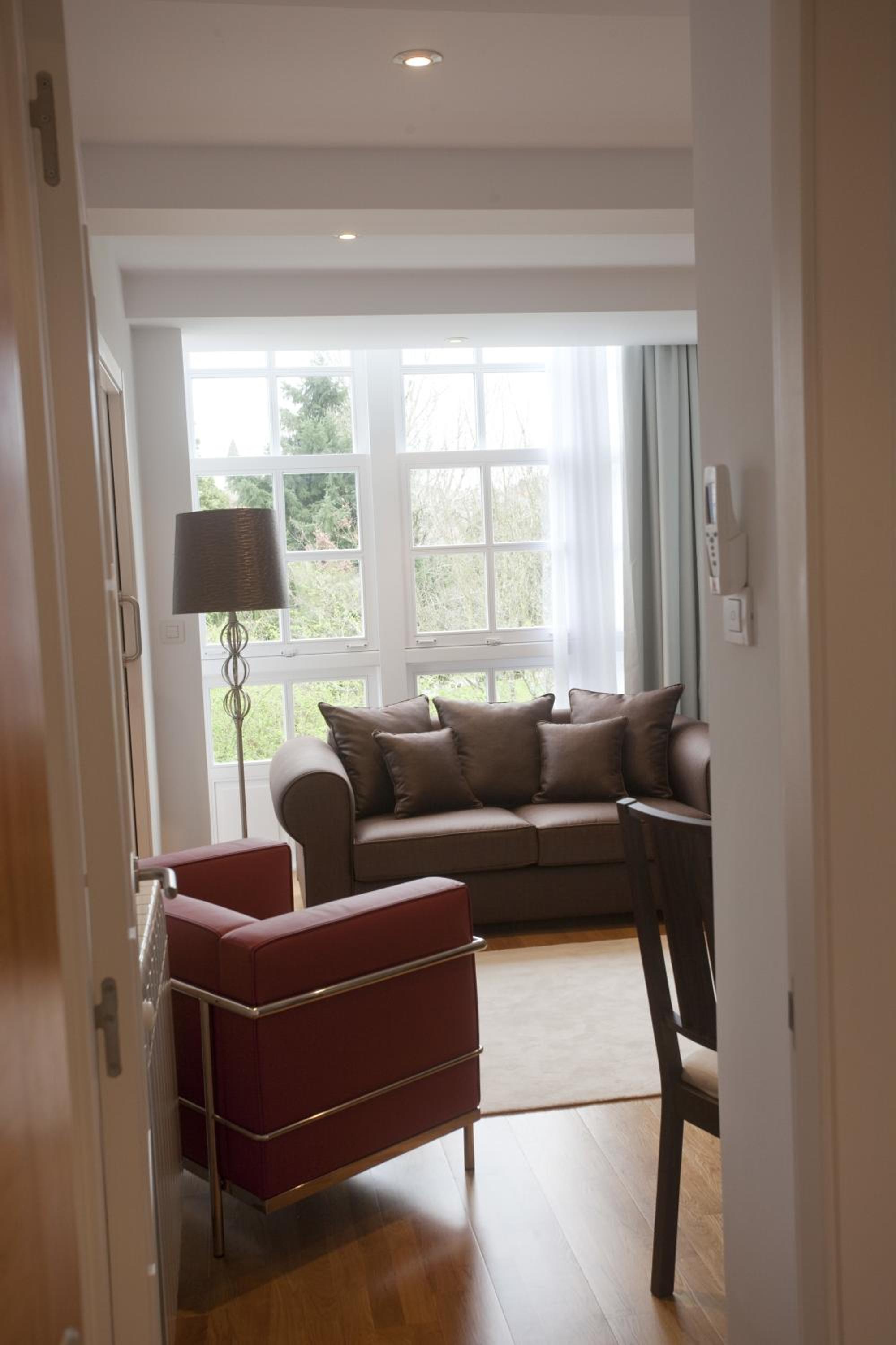 Galo Two-Bedroom Apartment with Private Garden