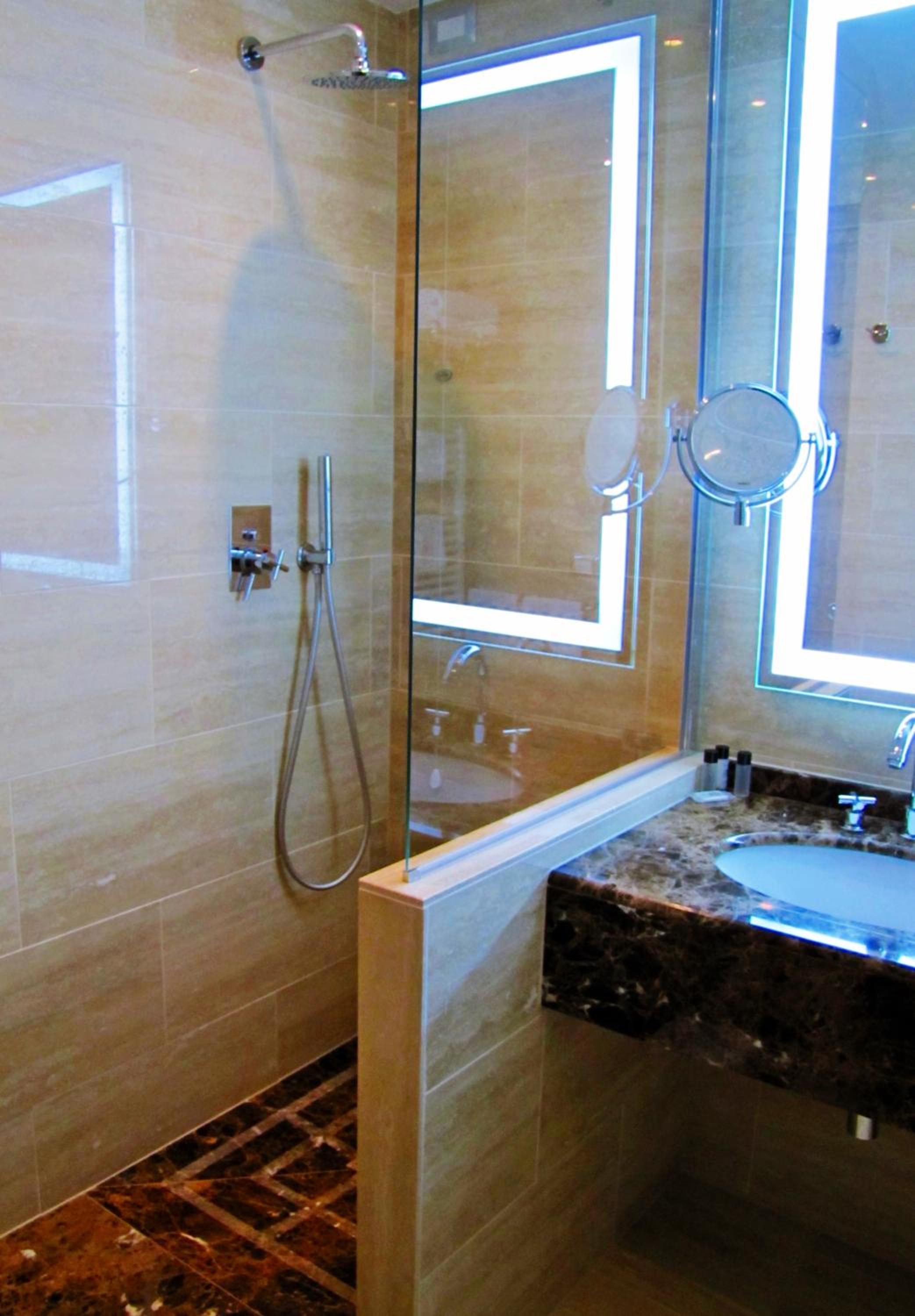 Standard Double or Twin Room photo 3