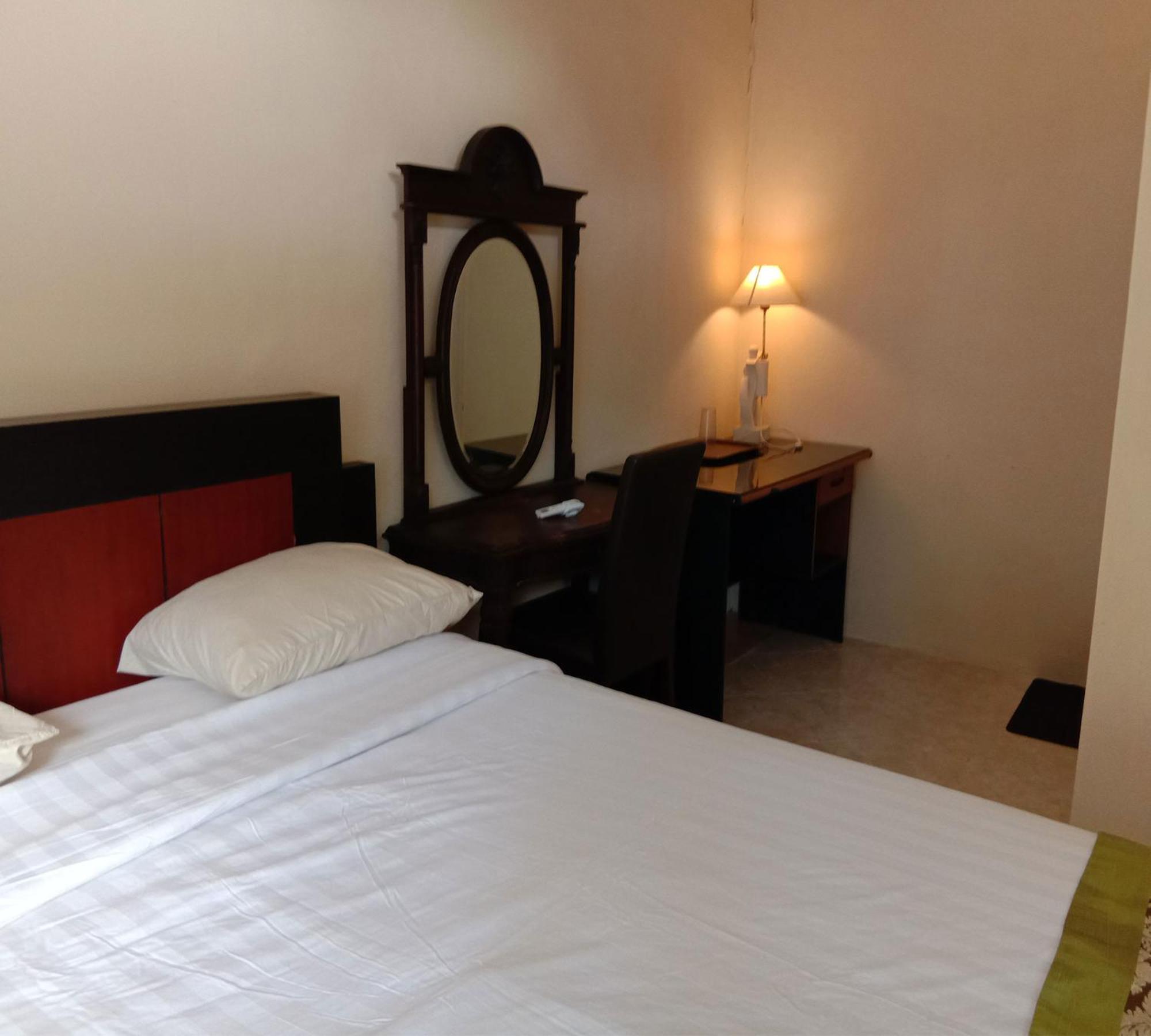 Queen Room - Photo 8