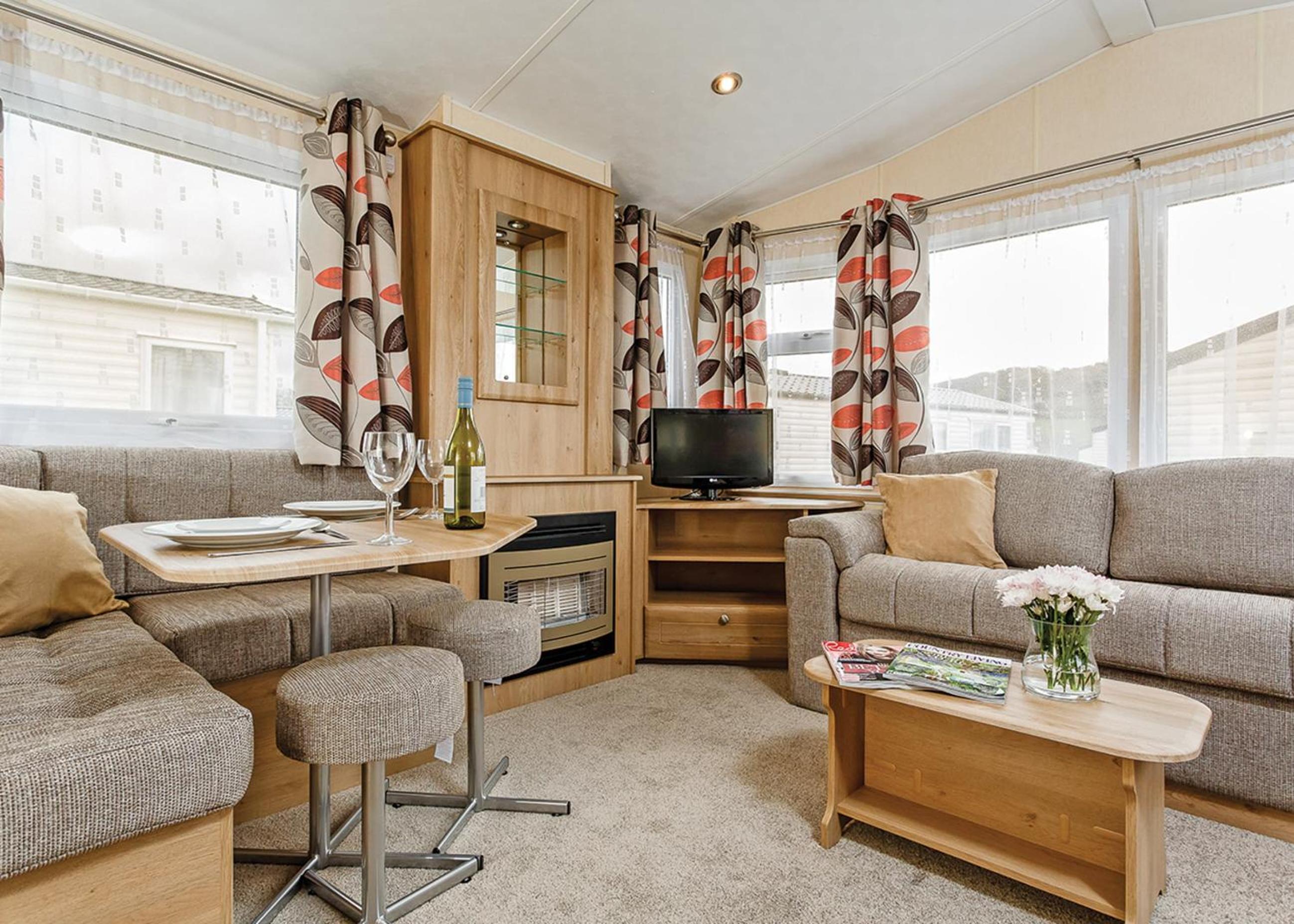 Mobile Home 4 photo 2