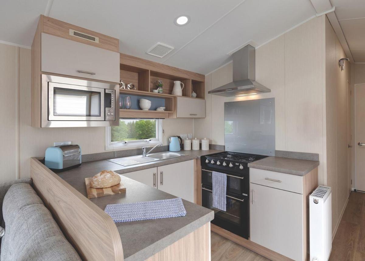 Mobile Home 2 photo 2