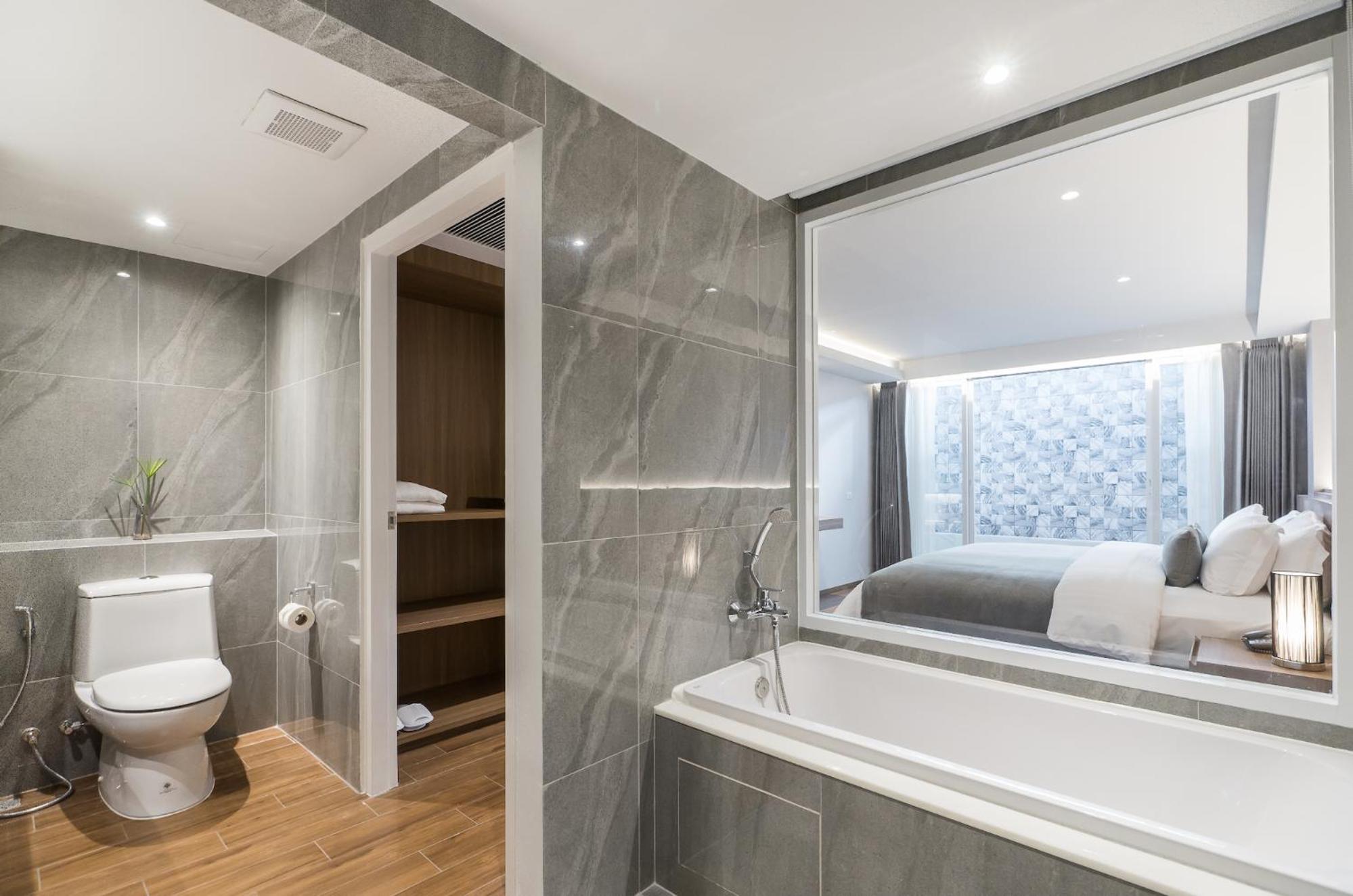 Suite - Photo 5