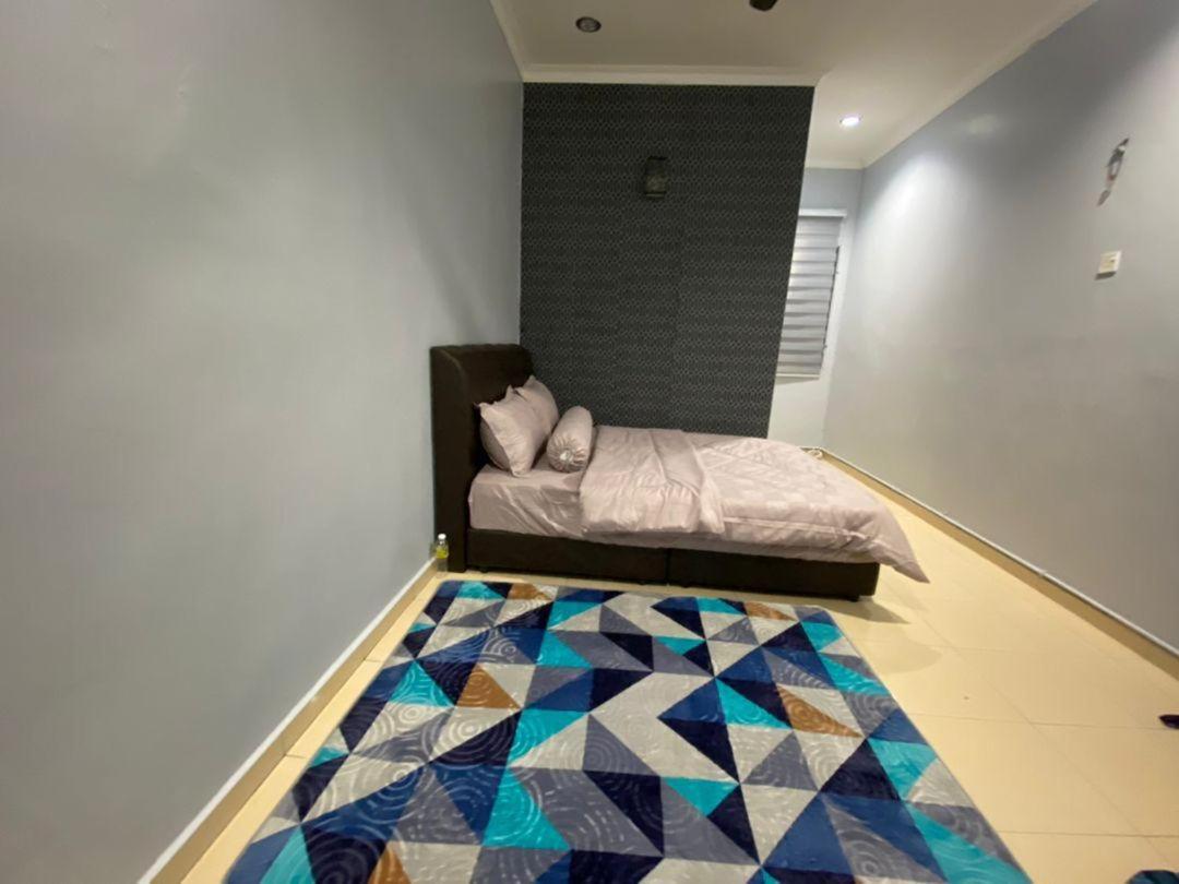 Three-Bedroom House photo 1