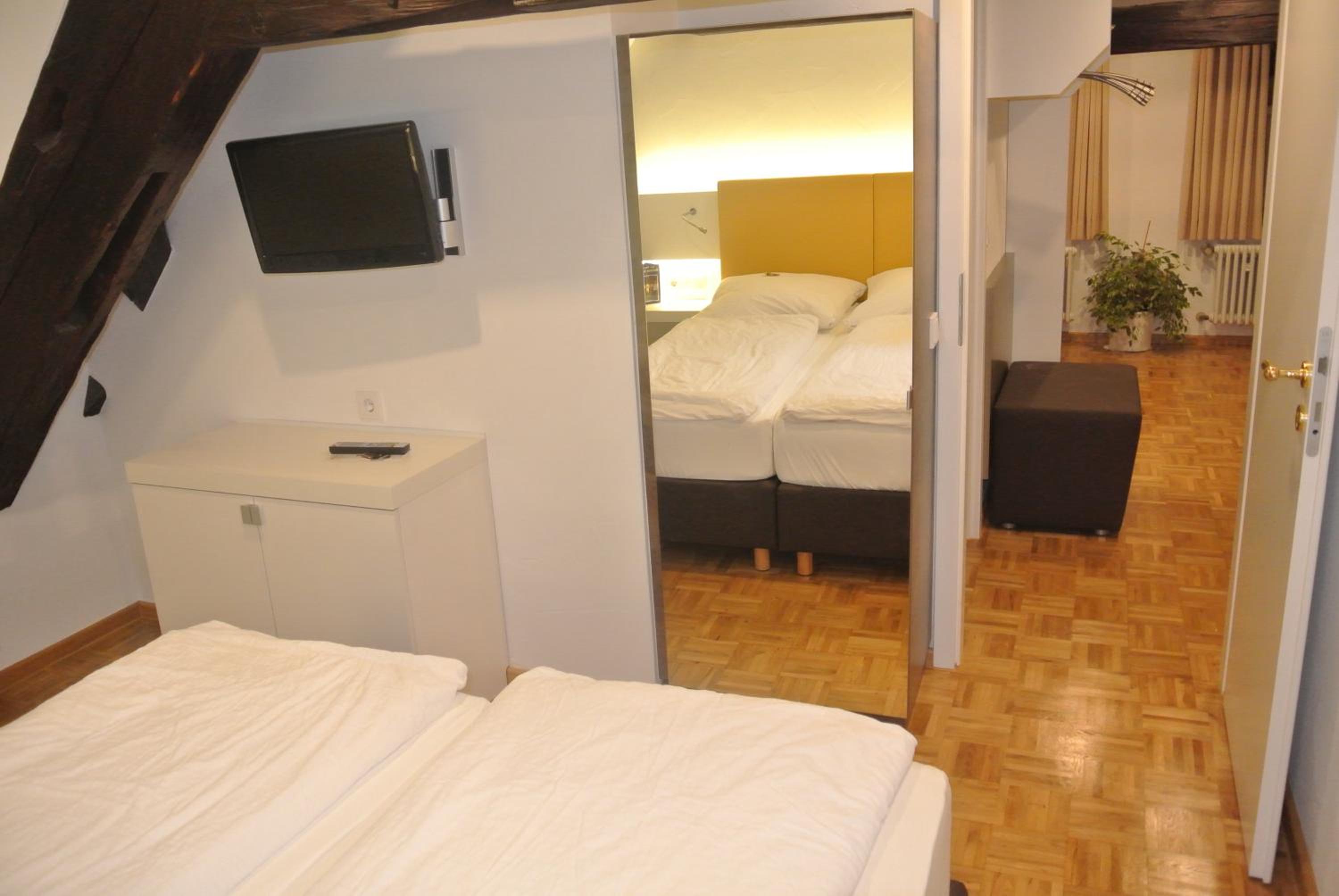 Quadruple Room - Photo 6