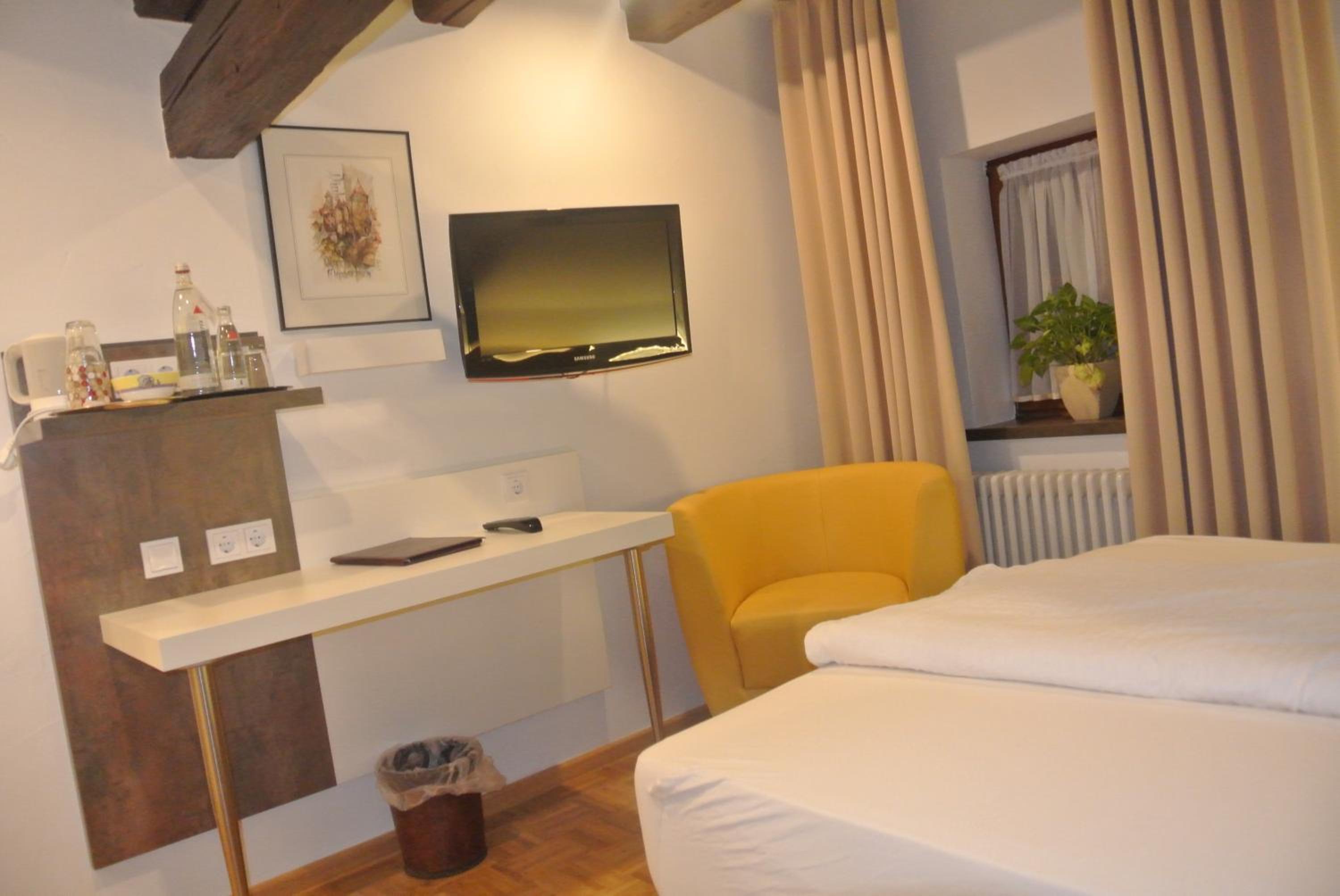 Standard Double Room - Photo 4