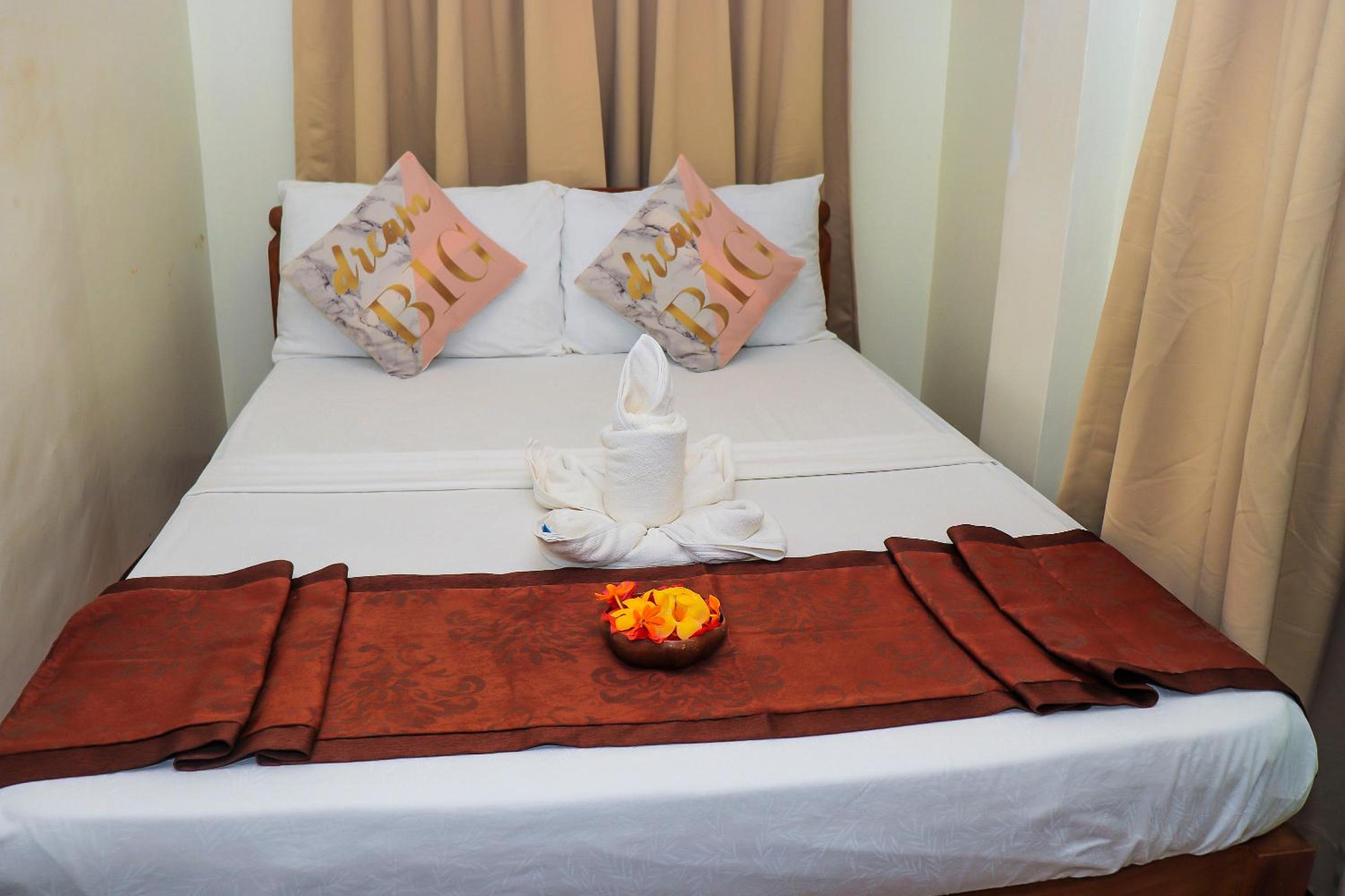 Budget Double Room - Photo 2