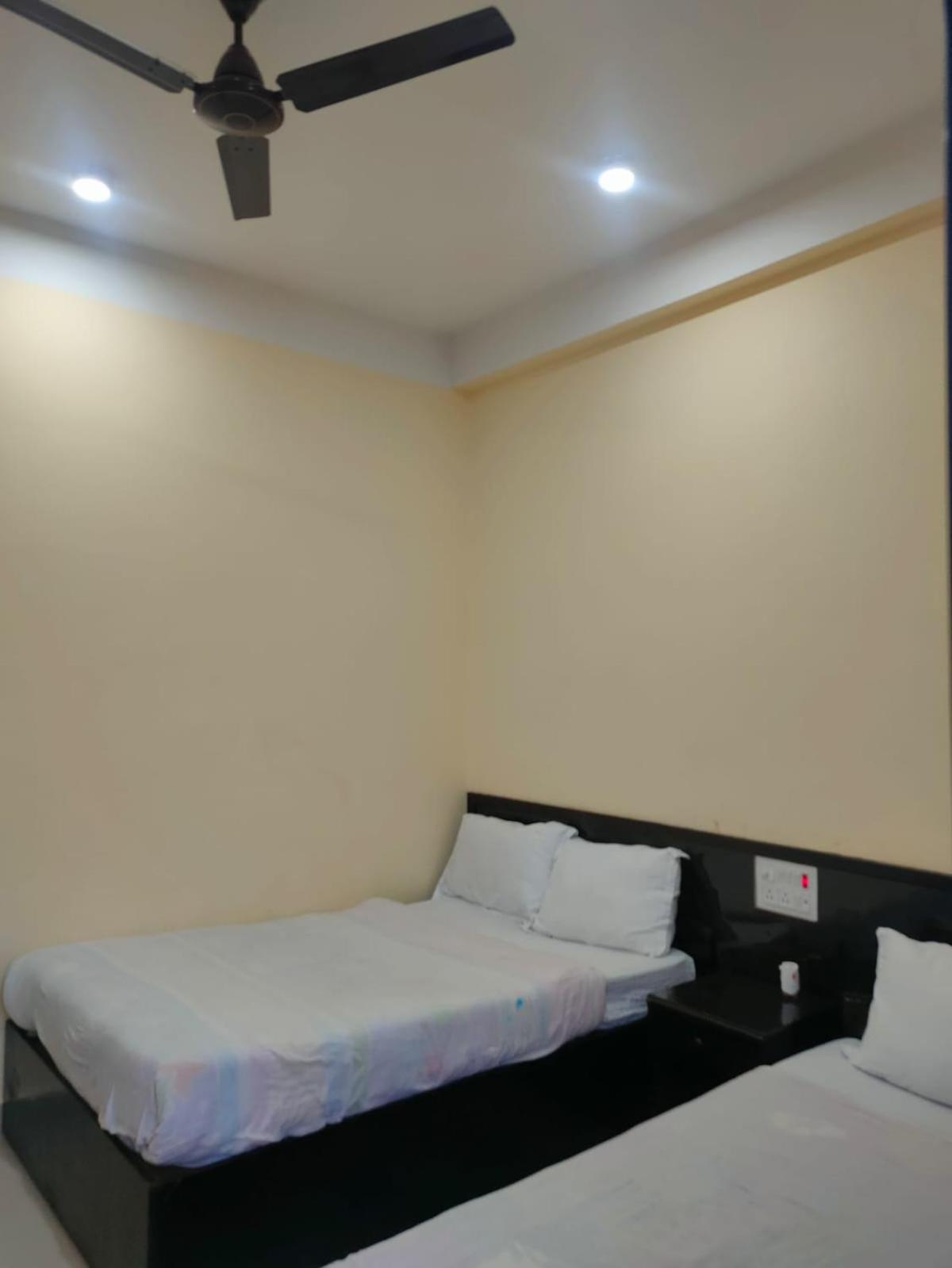 Double or Twin Room photo 3
