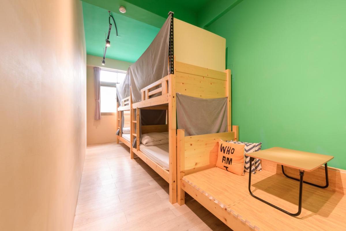 Bed in 4-Bed Female Dormitory Room photo 1