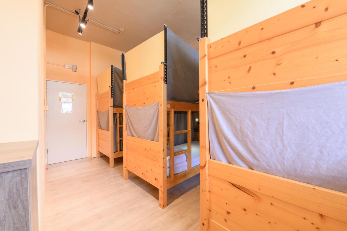 Bed in 6-Bed Female Dormitory Room photo 1