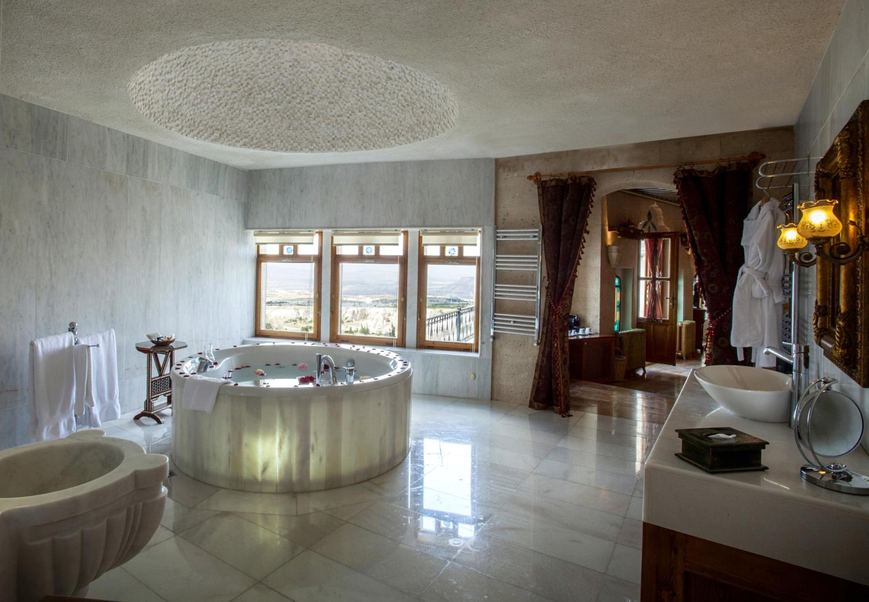 King Suite photo 3