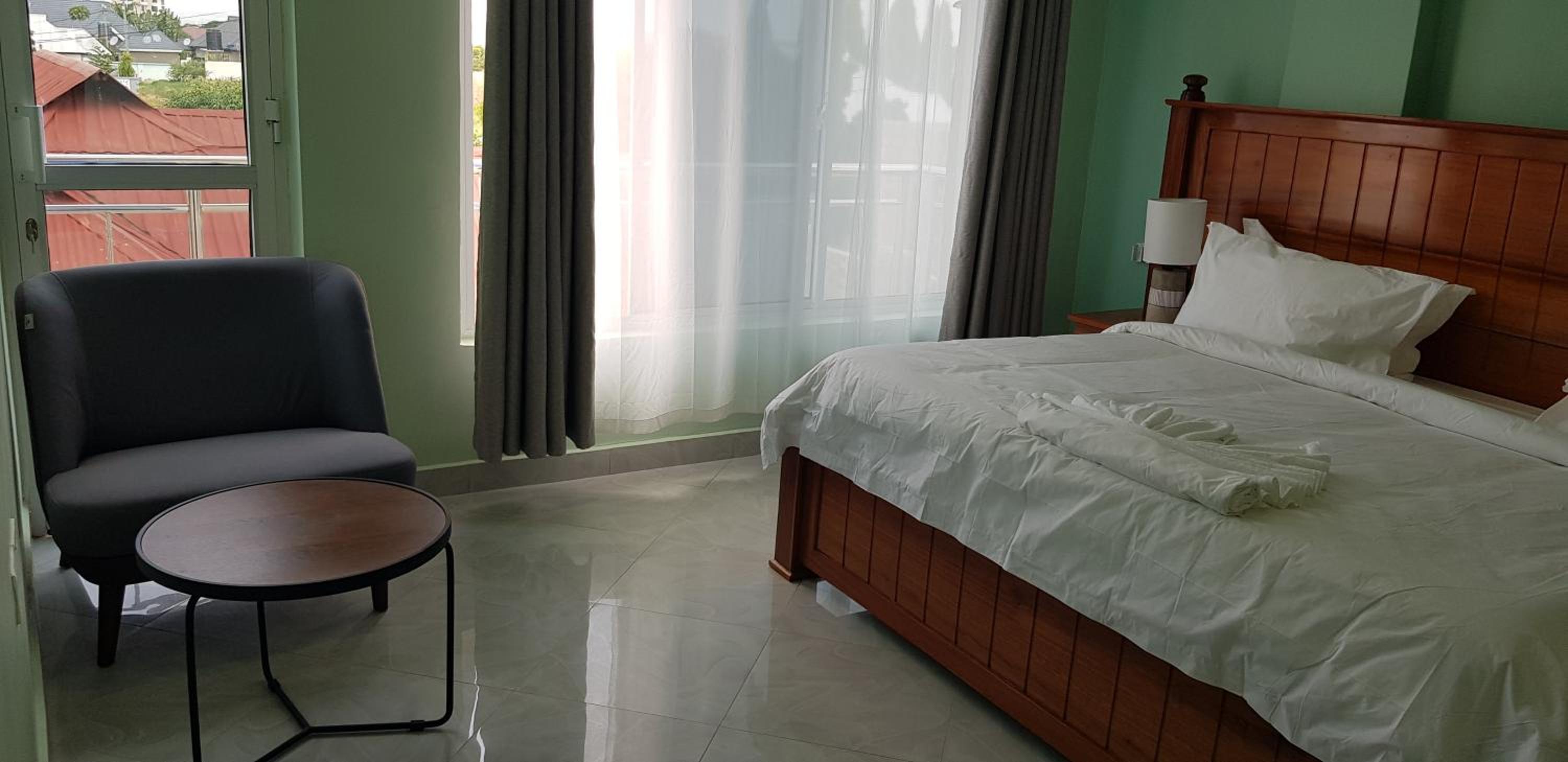 Suite - Photo 6