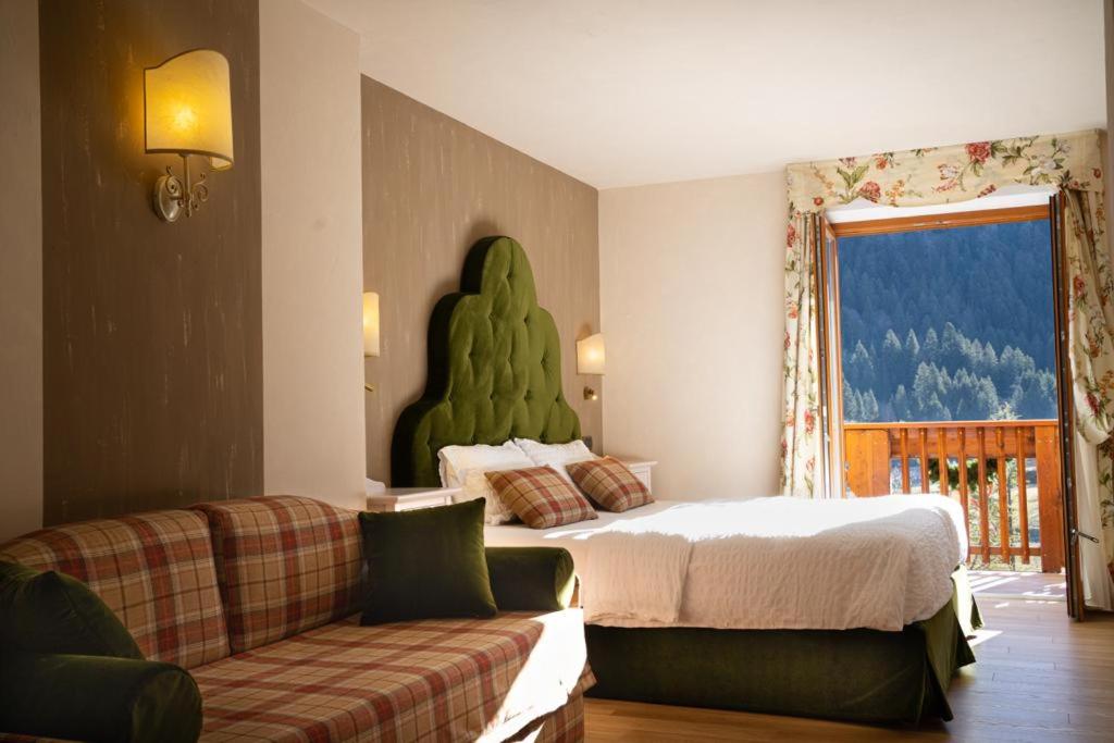 Junior Suite with Lake View