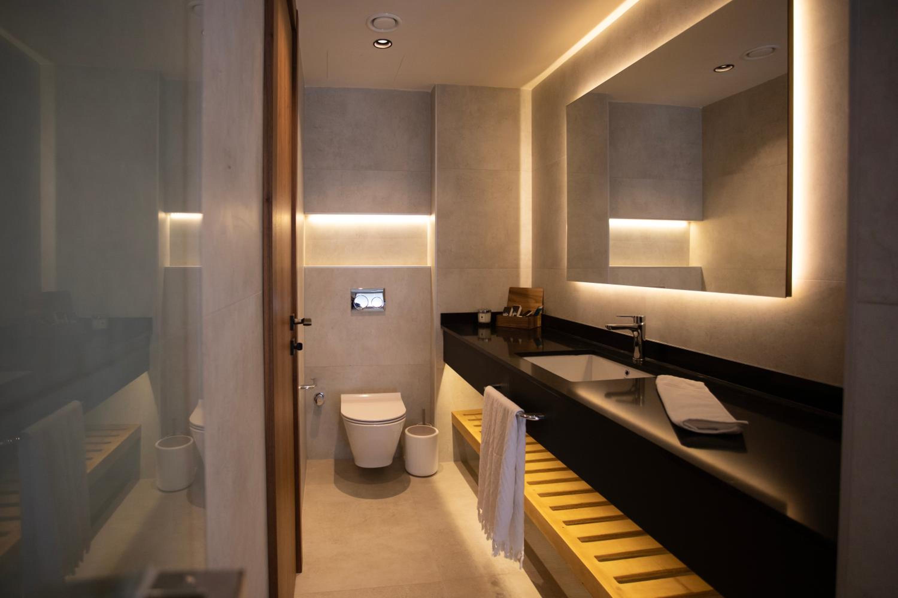 Deluxe Double or Twin Room - Photo 3