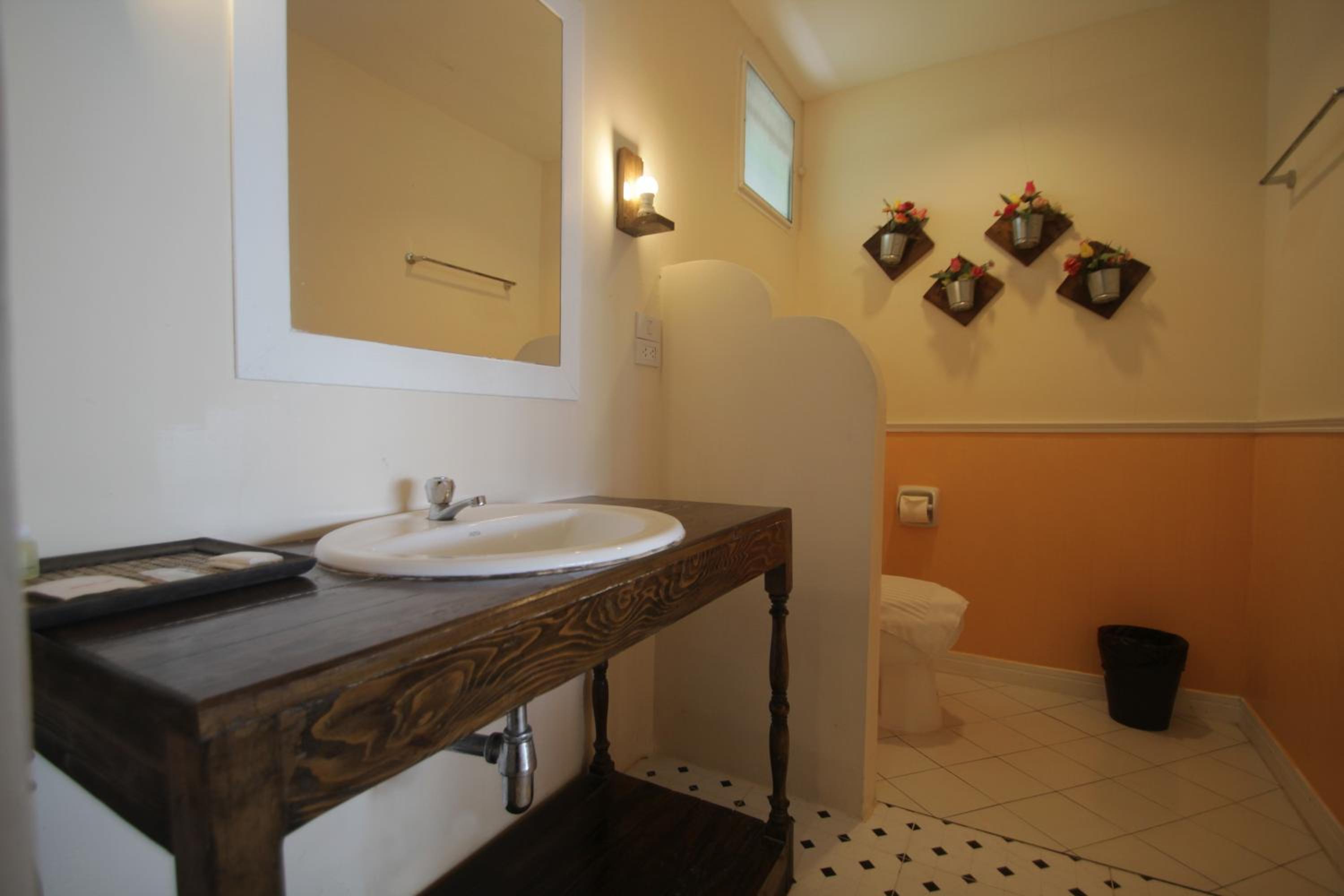 Double Room with Pool View - Photo 14