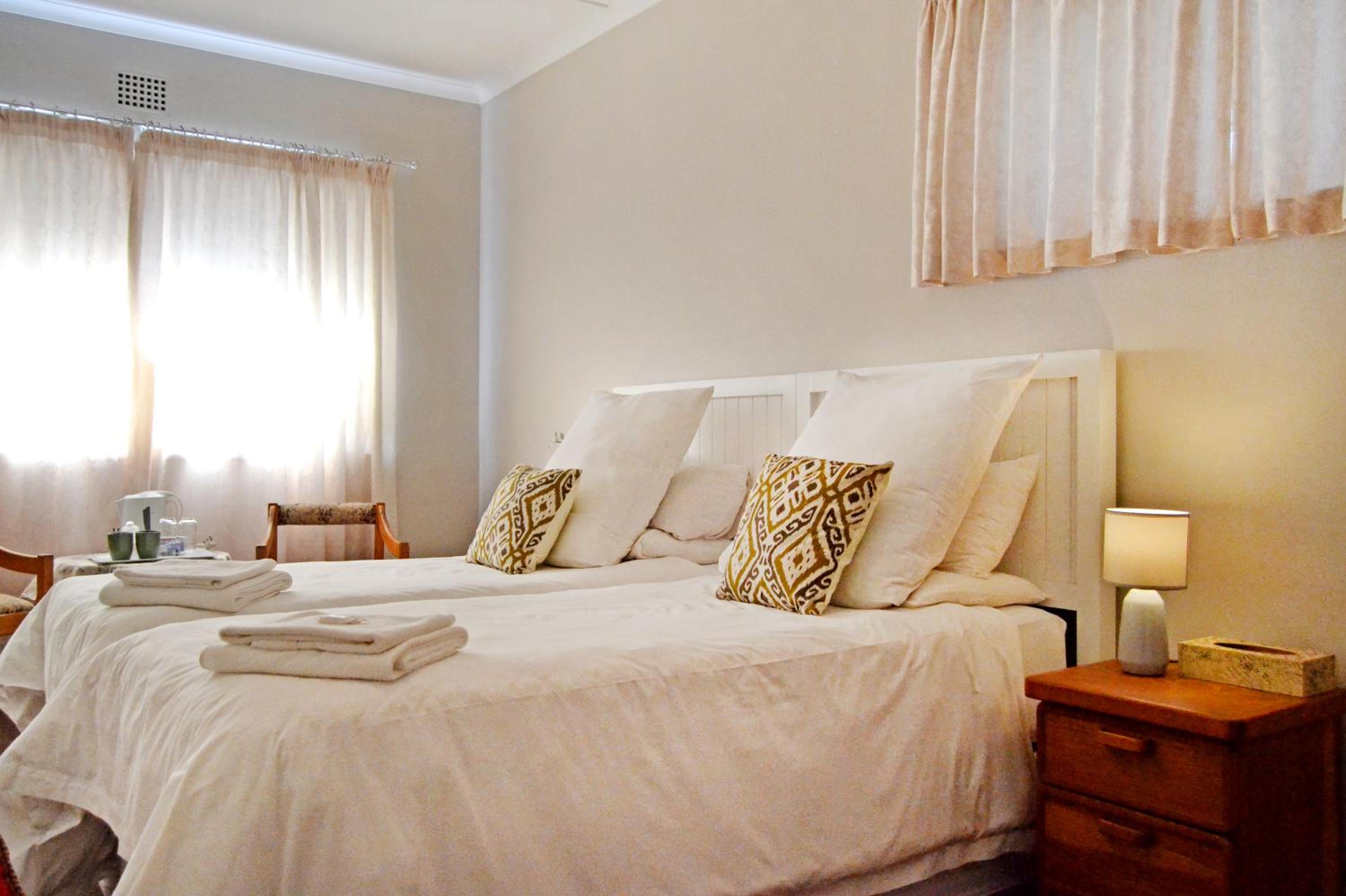 Twin Room with Bathroom photo 1