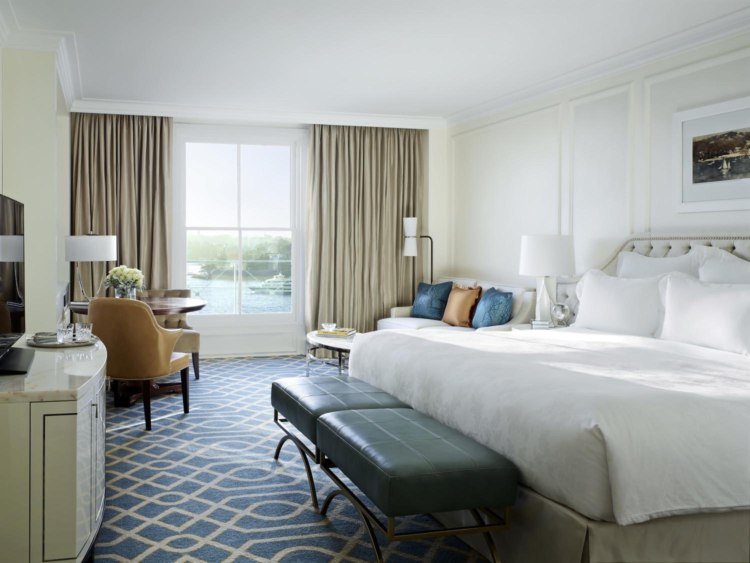 Deluxe King Room with Harbor View