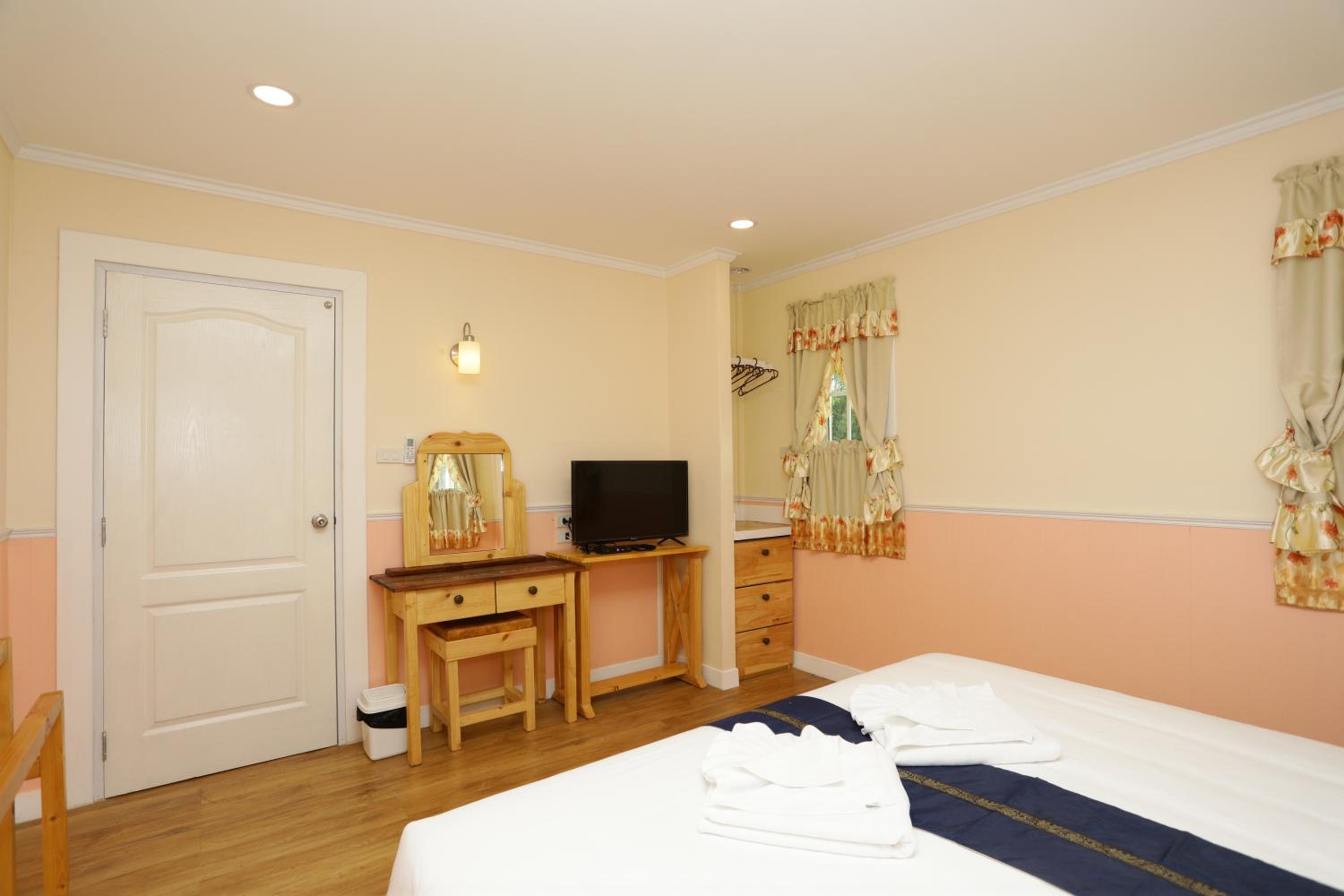Villa with Sea View - Photo 1