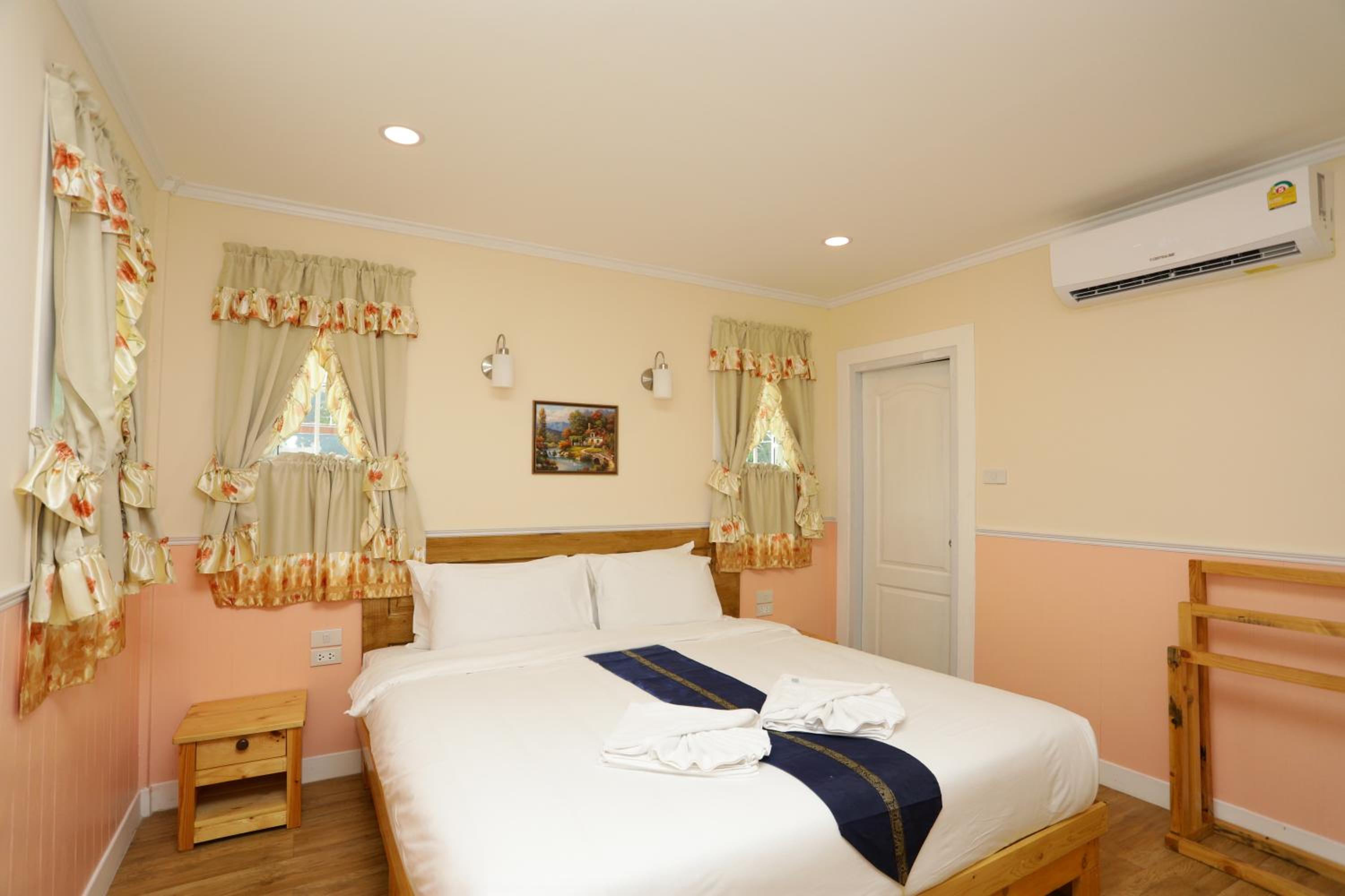 Villa with Sea View - Photo 47
