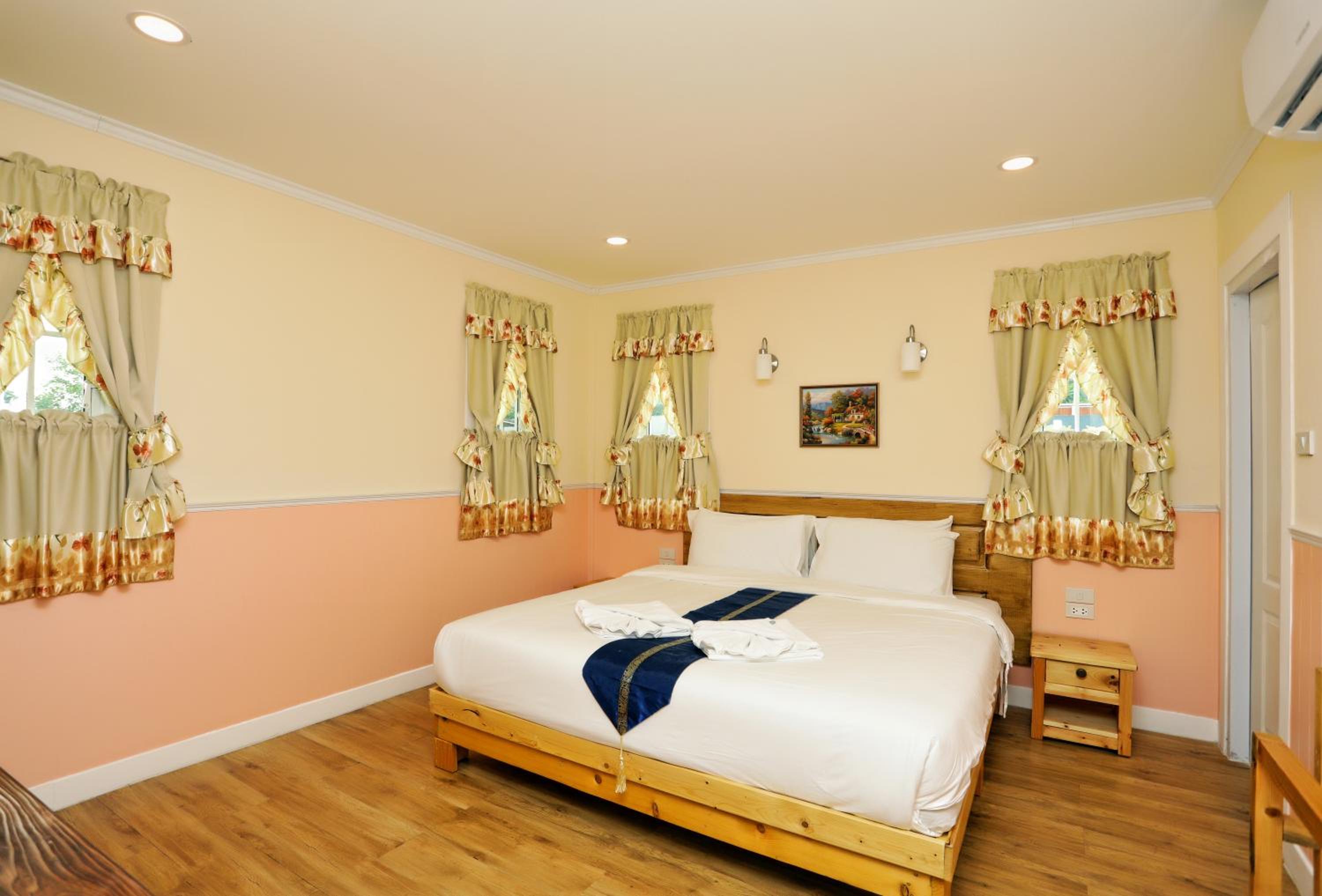 Villa with Sea View - Photo 45