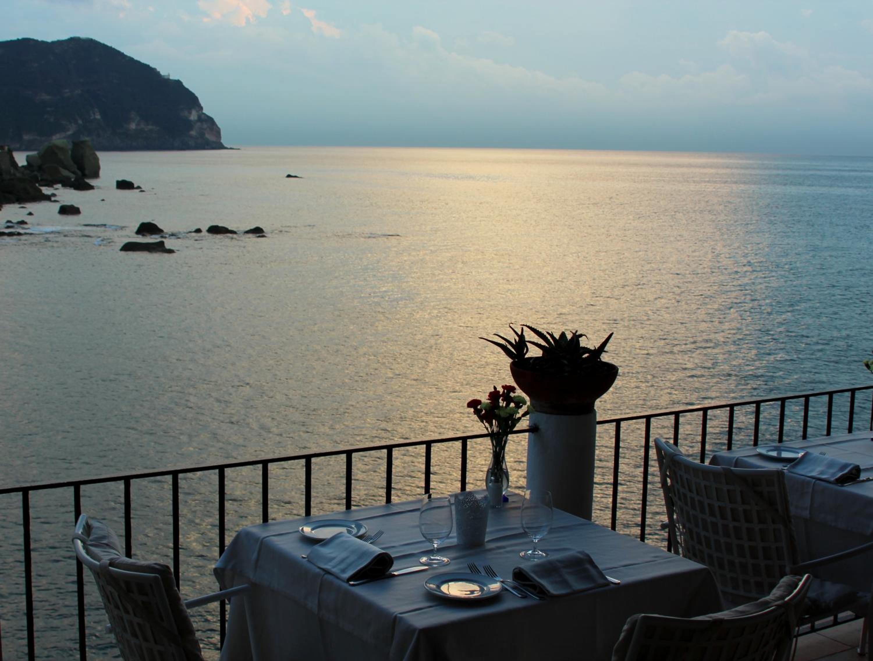 Double Room with Sea View - Photo 3