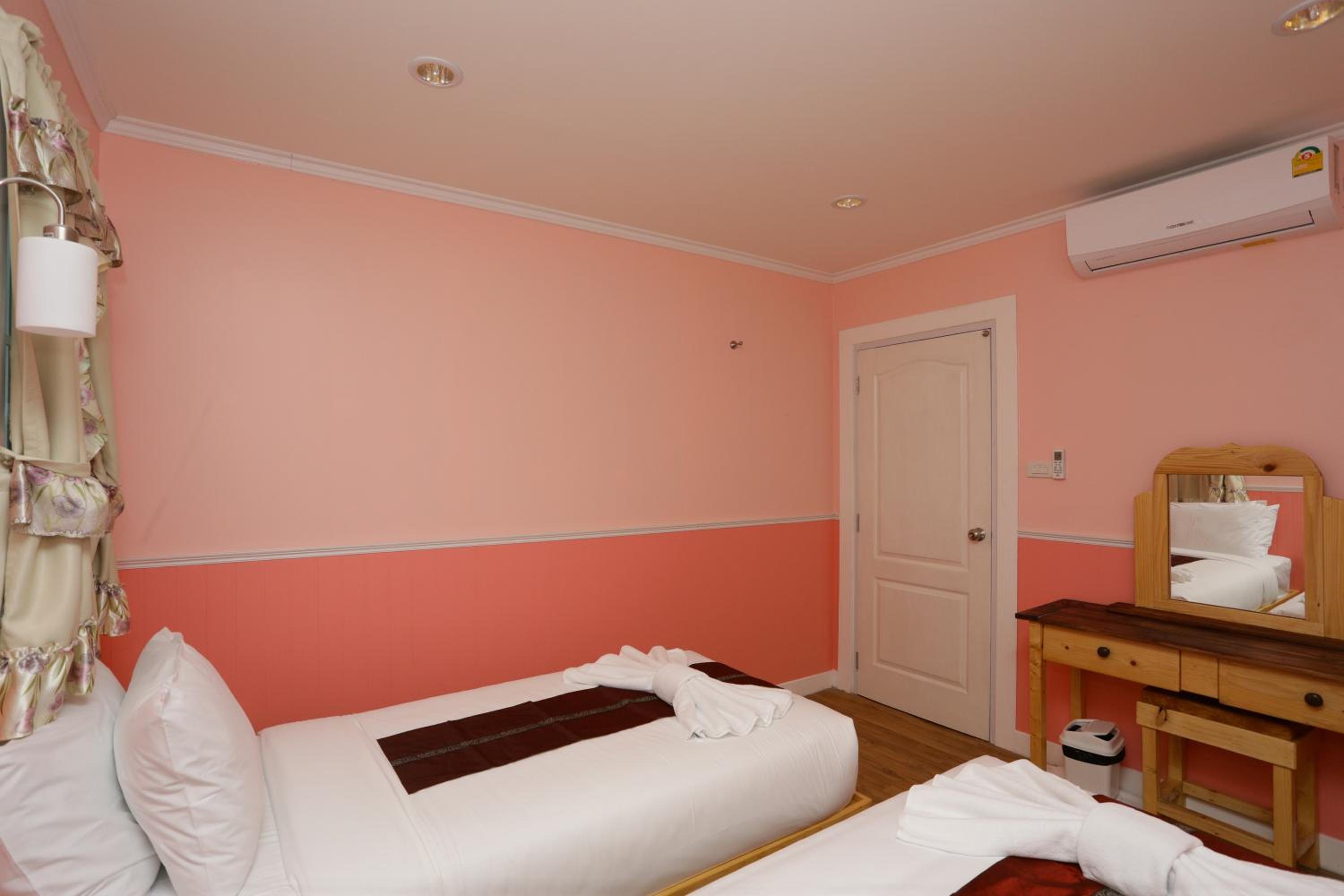 Villa with Sea View - Photo 24