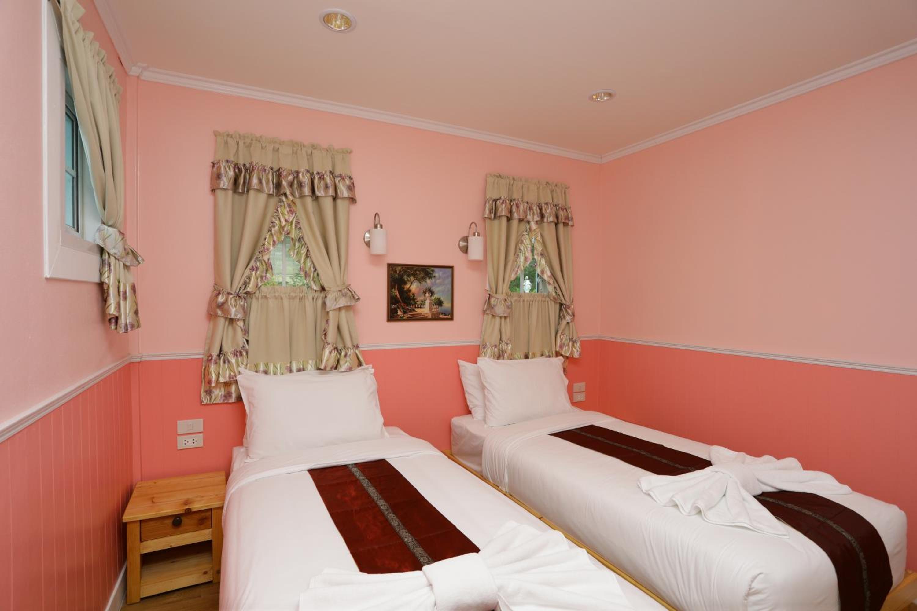 Villa with Sea View - Photo 18