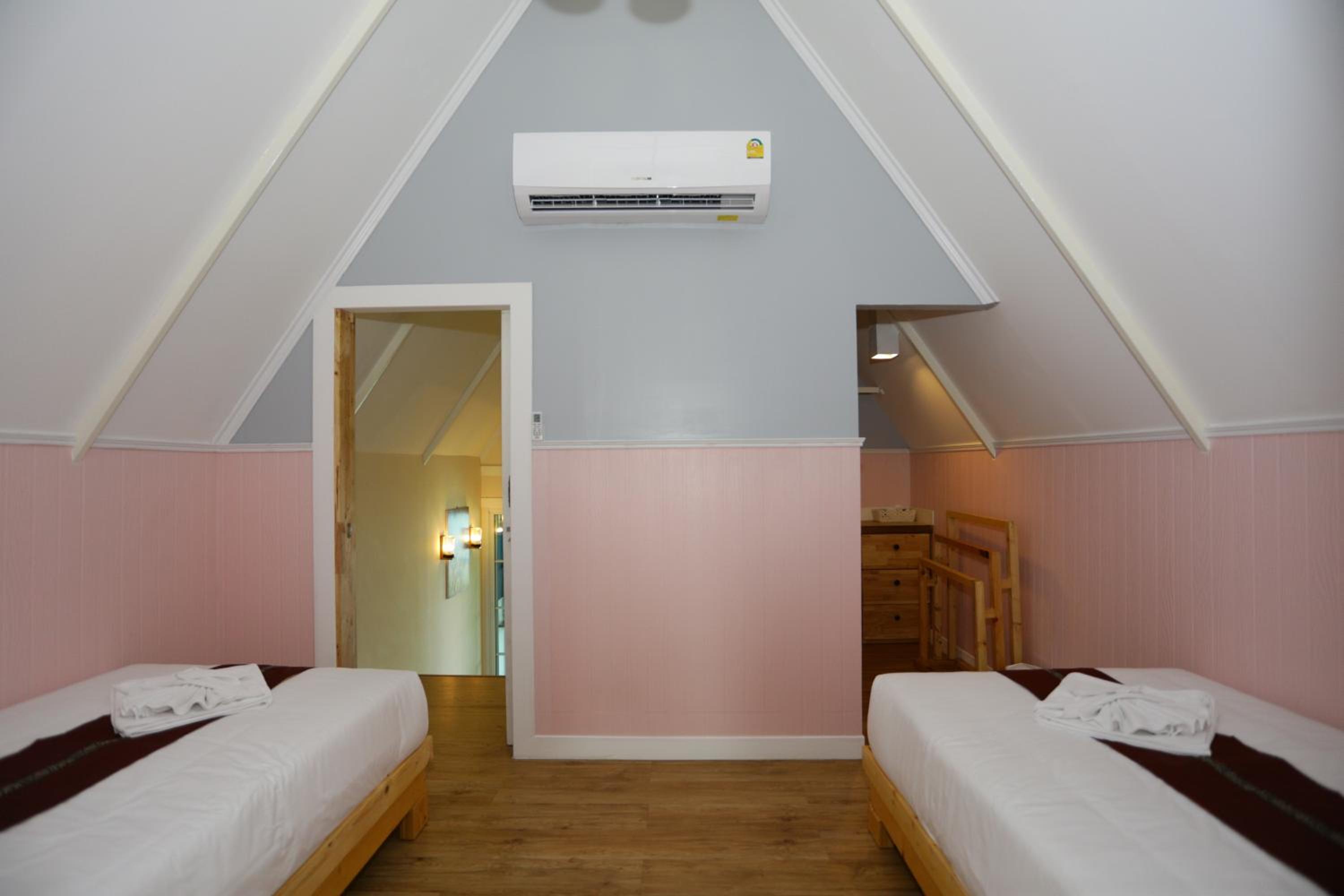 Villa with Sea View - Photo 10