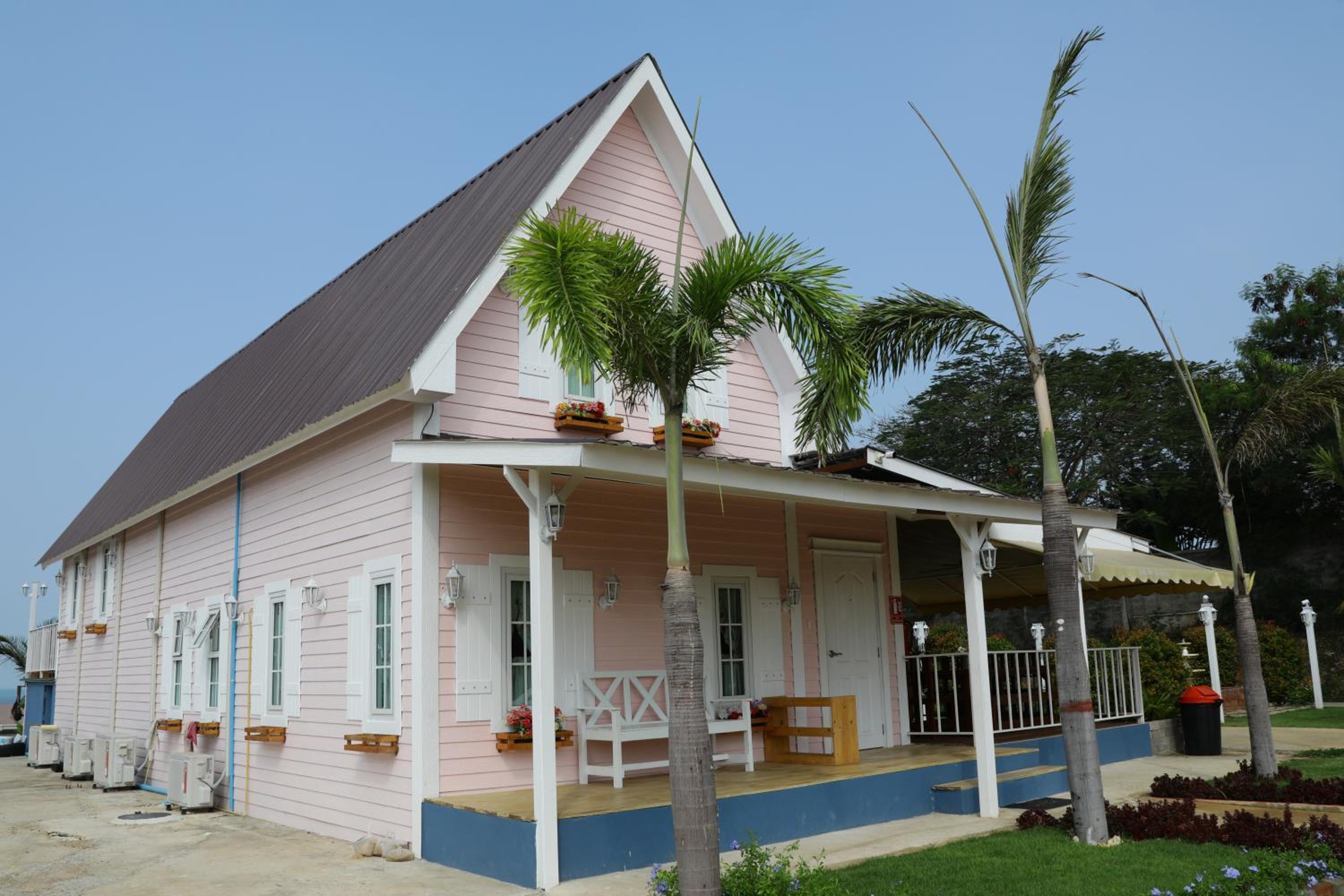 Villa with Sea View - Photo 5