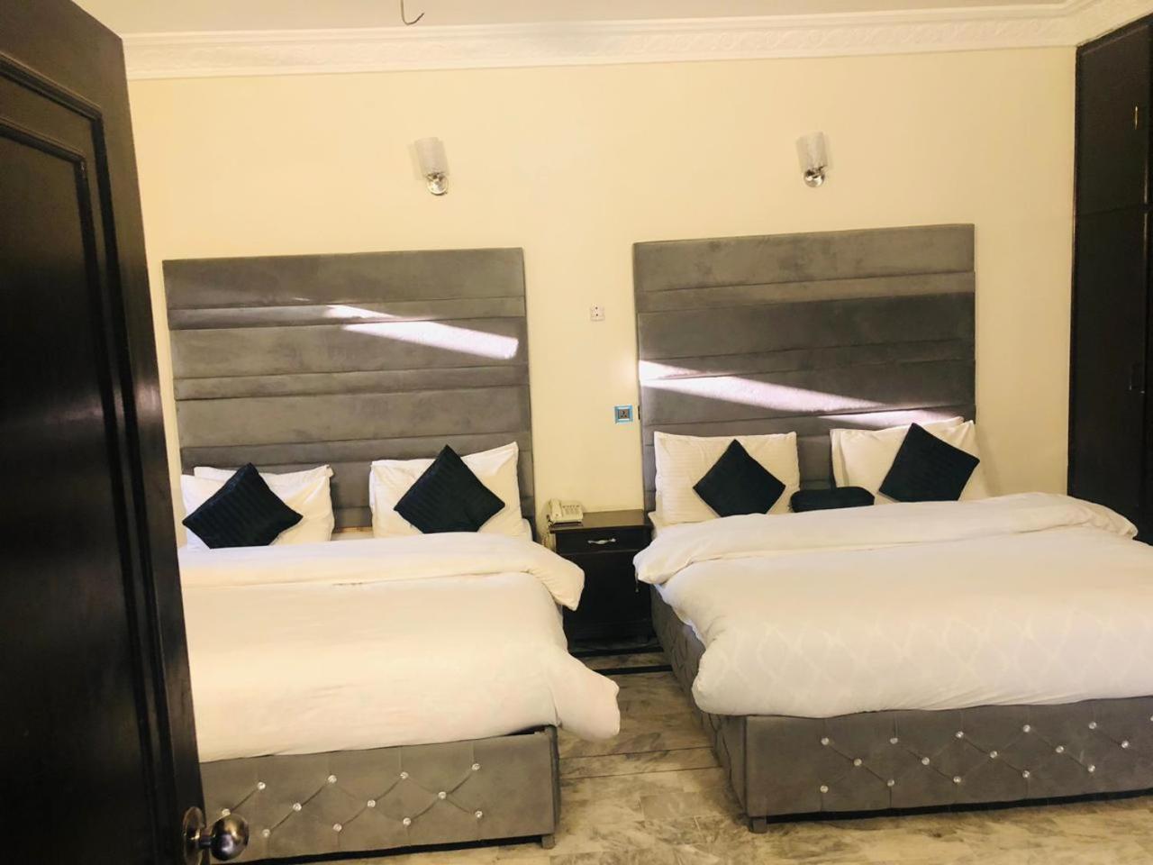 Large Twin Room photo 3
