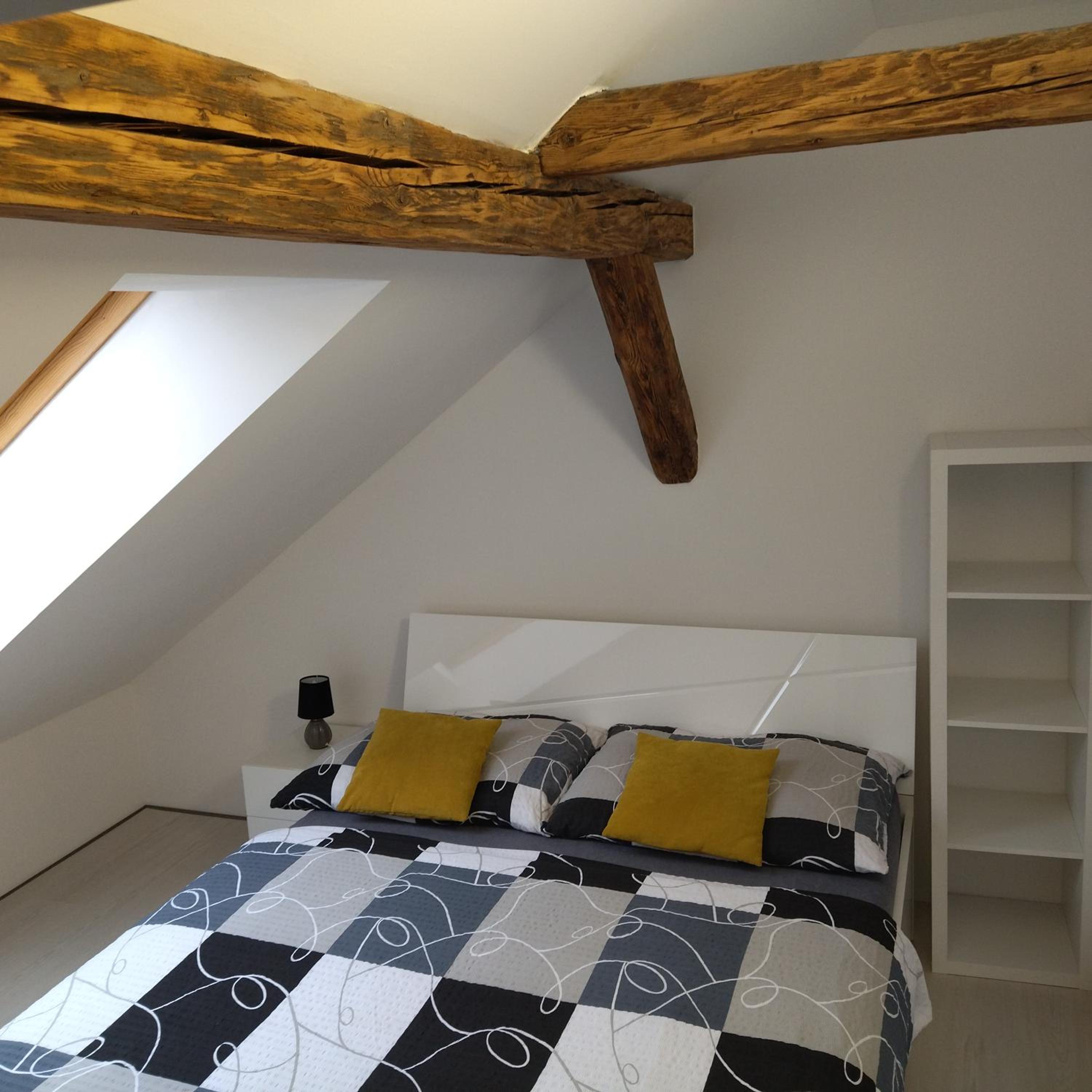 Two-Bedroom Apartment with Street View photo 1