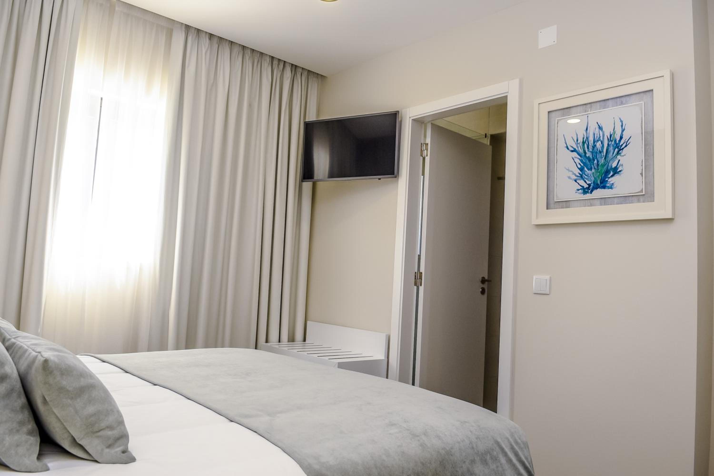 Standard Double or Twin Room photo 2