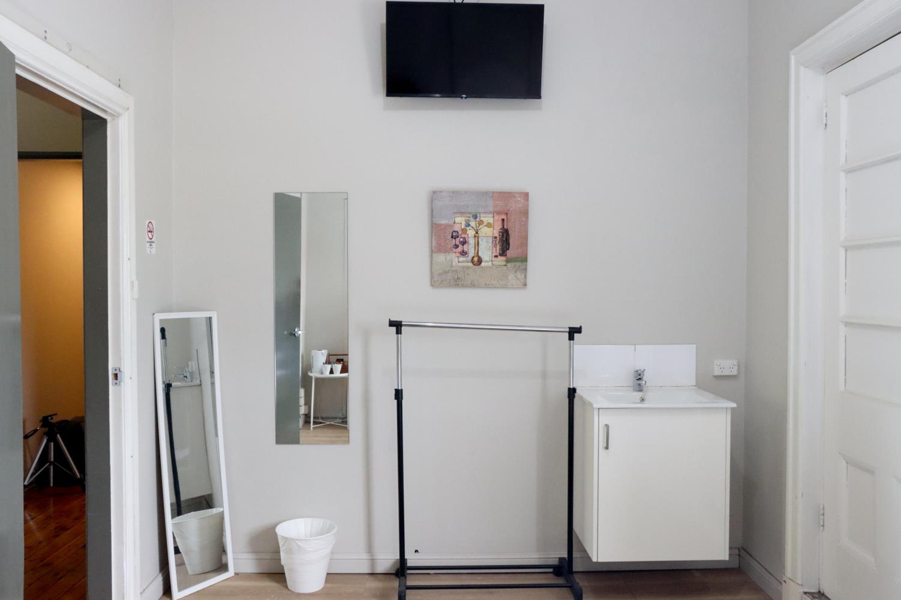 Single Room With Shared Bathroom photo 2