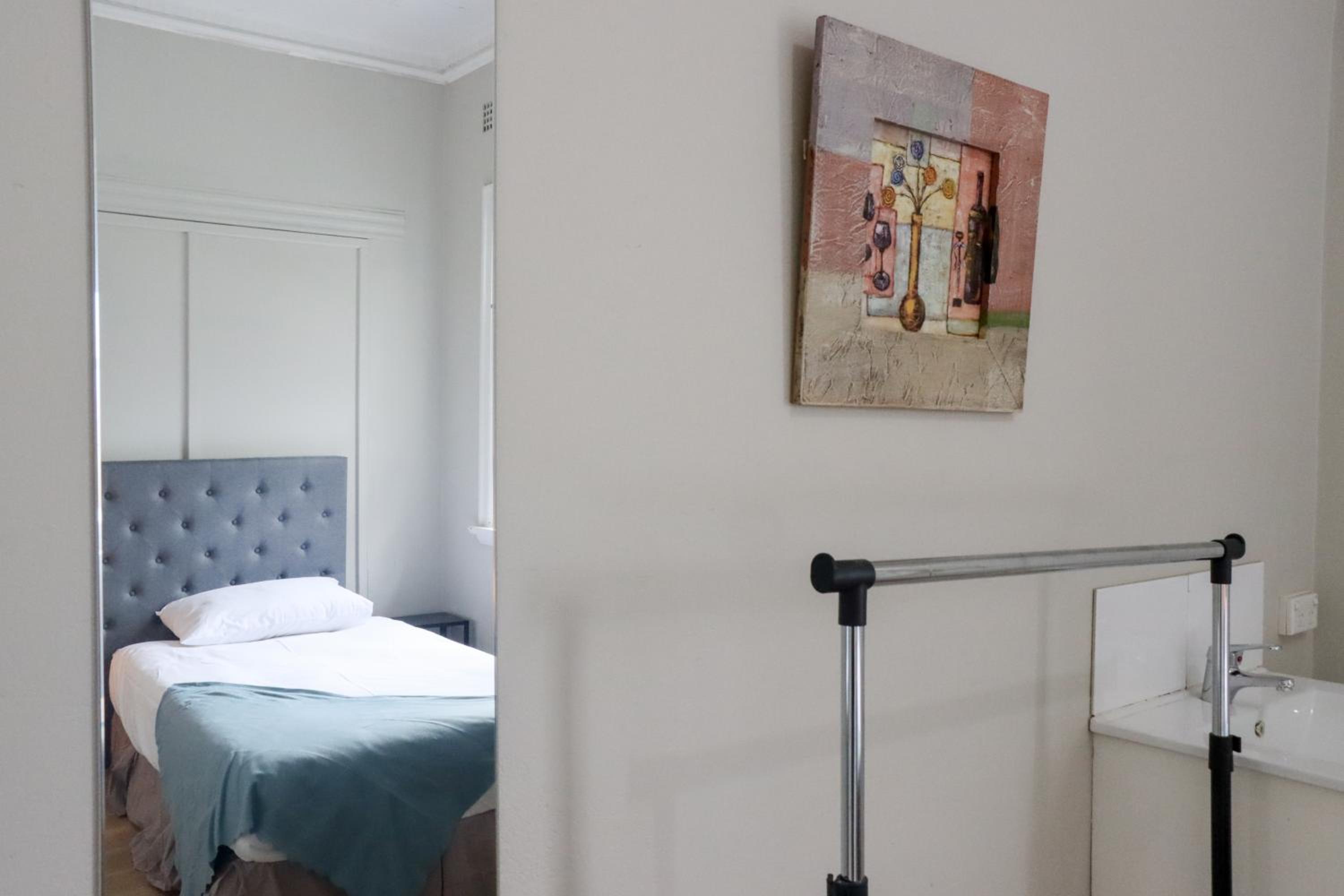 Single Room With Shared Bathroom photo 3