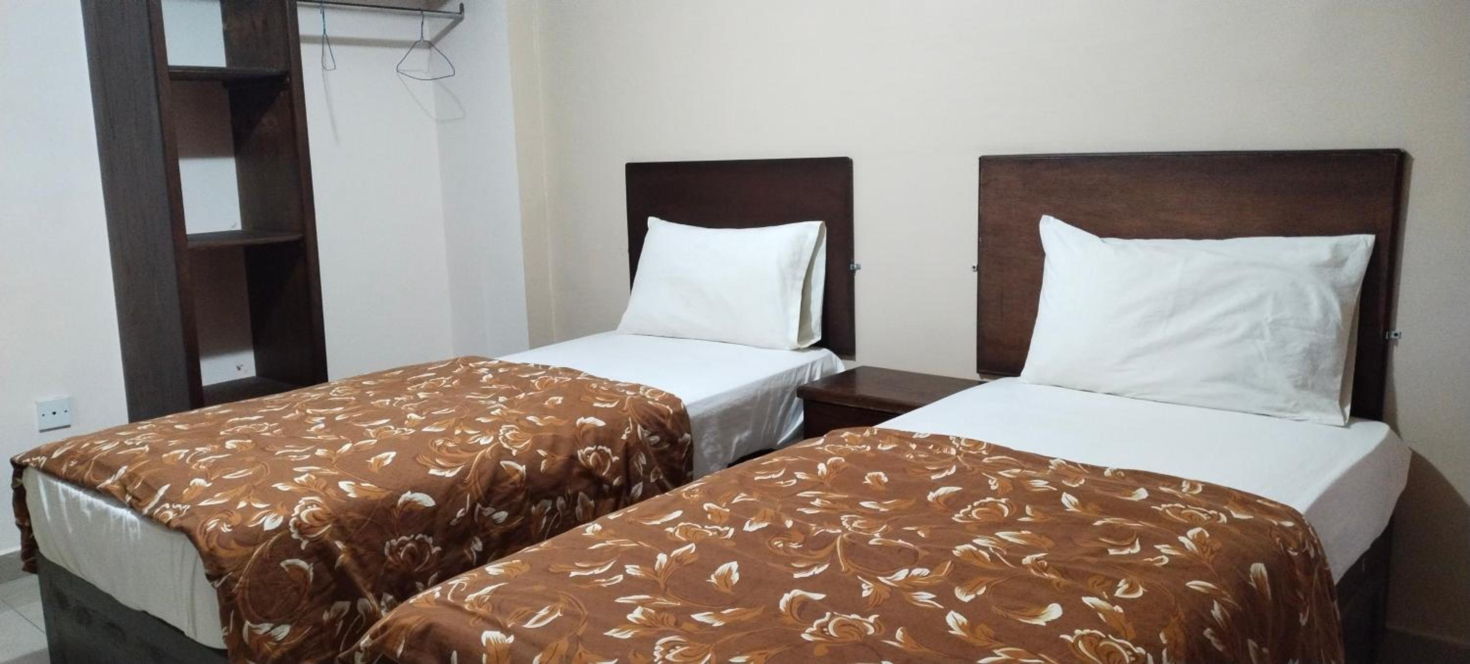 Economy Twin Room photo 3