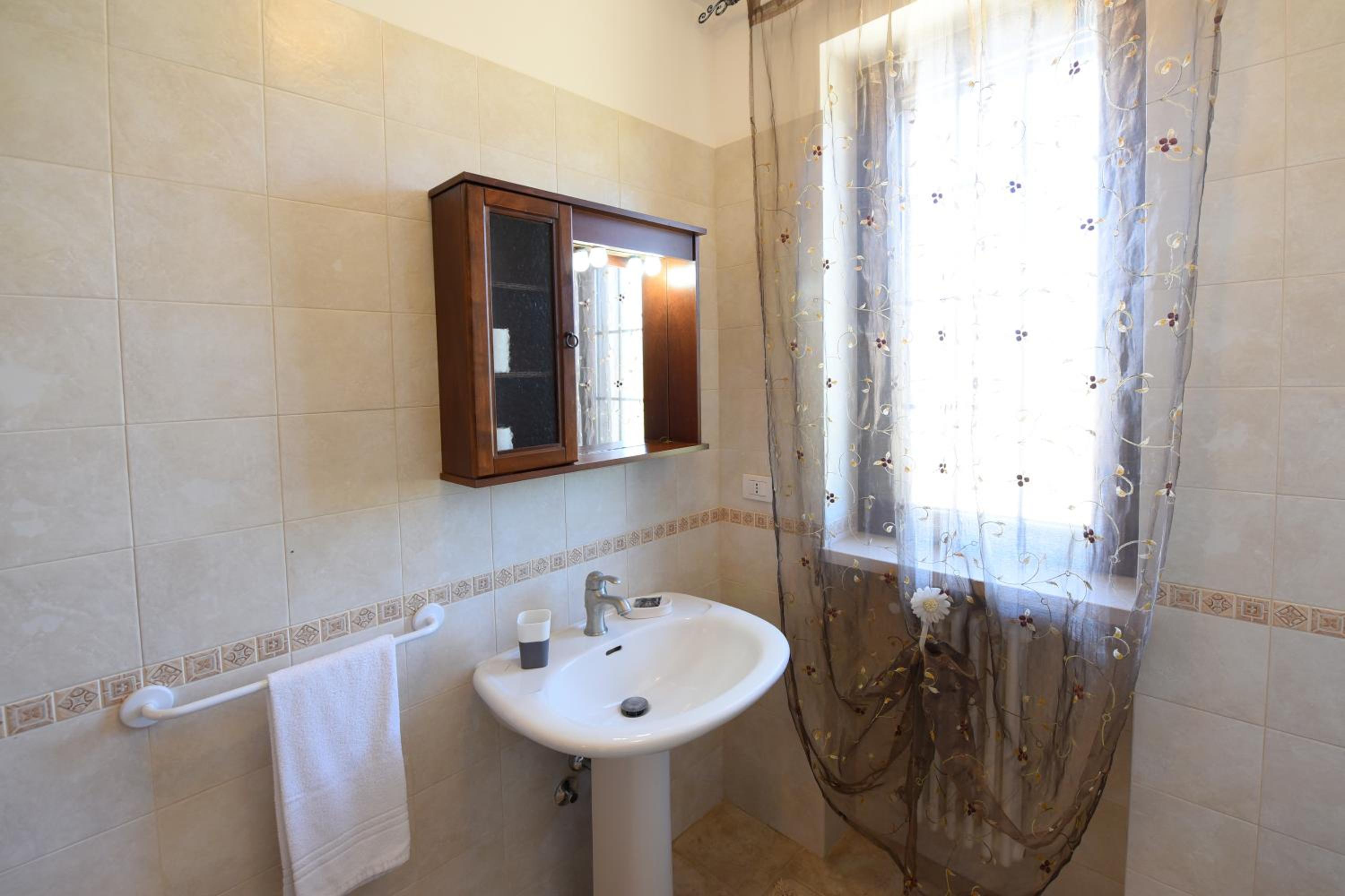 Two-Bedroom Apartment with Balcony photo 2