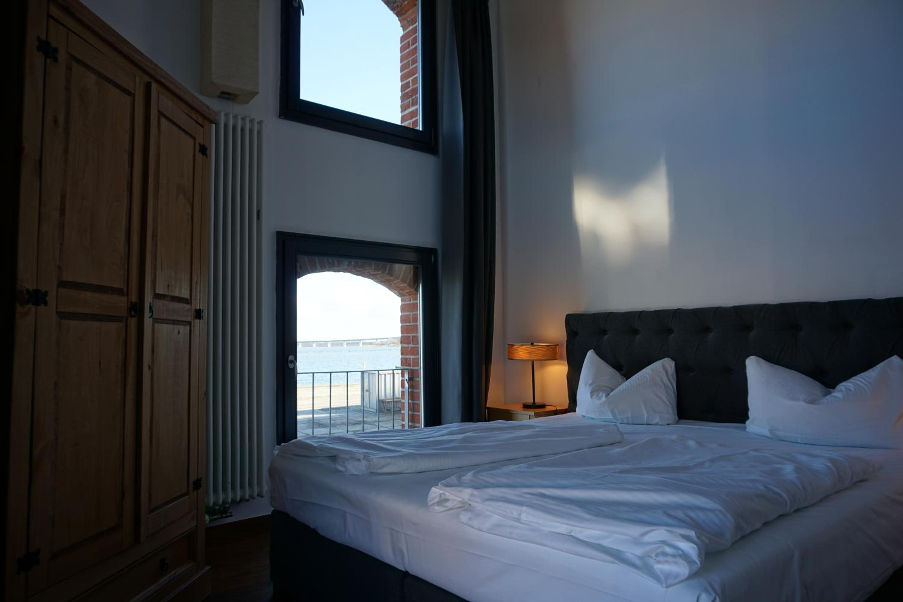 Suite with Lake View photo 3
