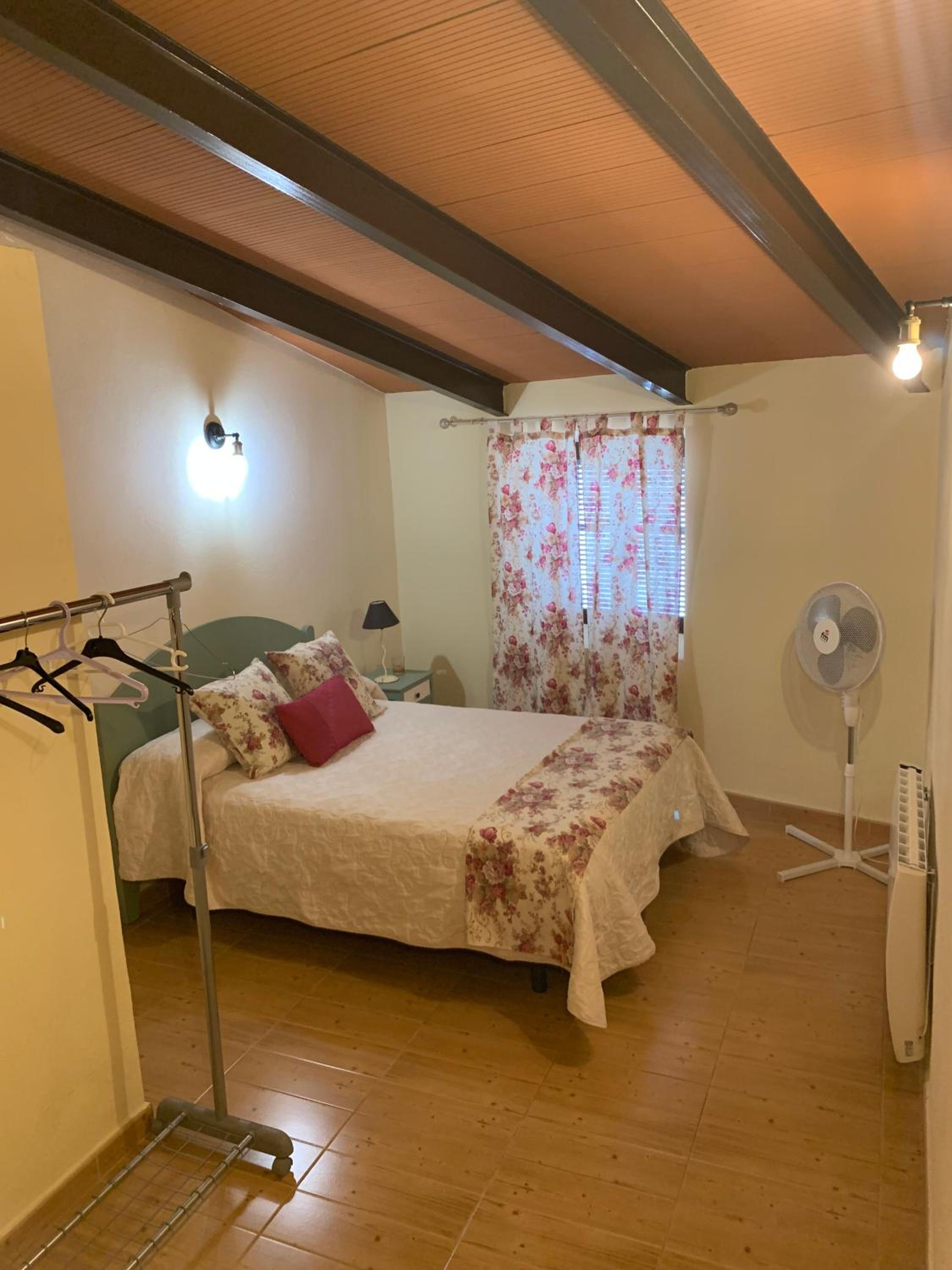Apartment with Terrace - Photo 41