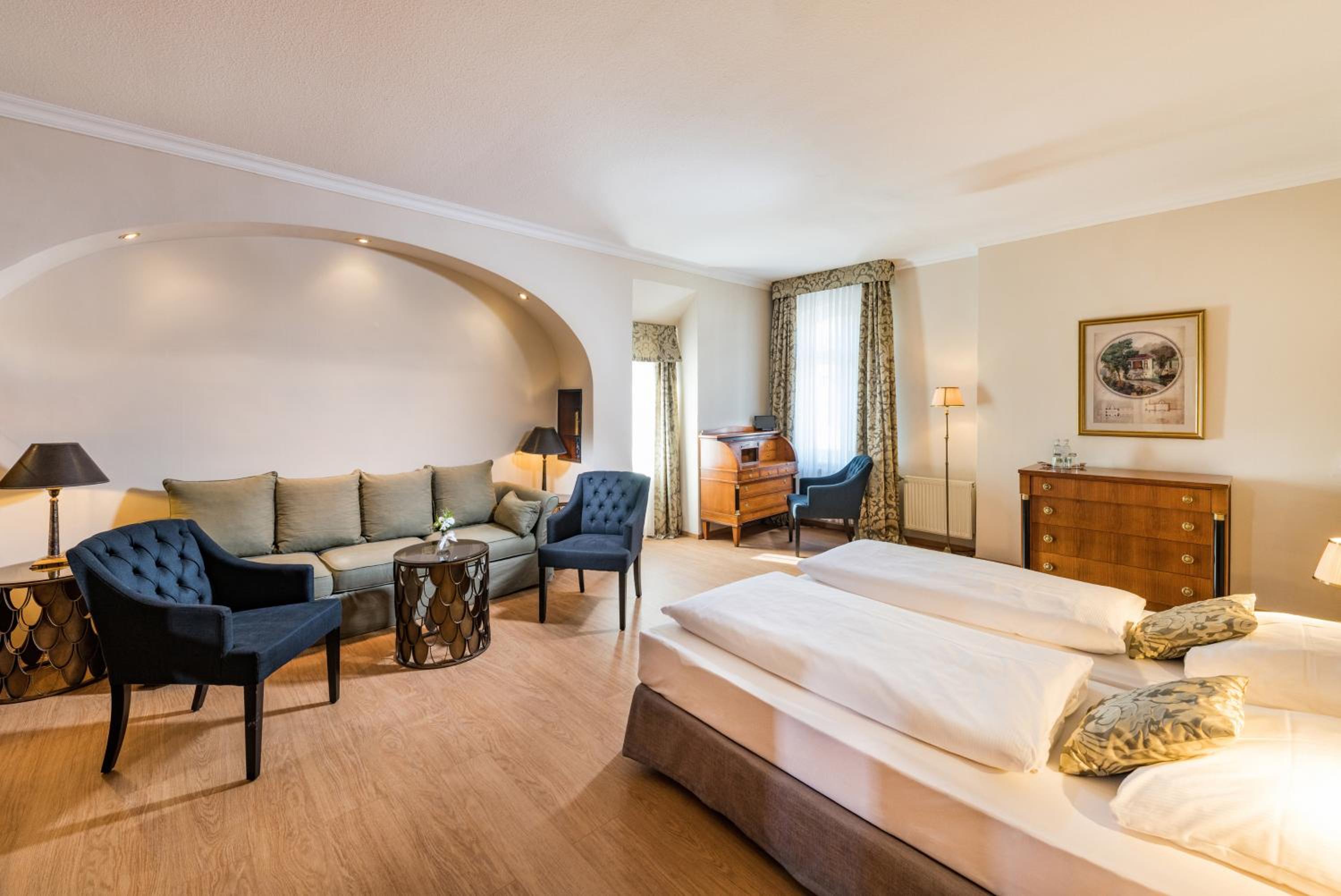 Large Double Room - Photo 2