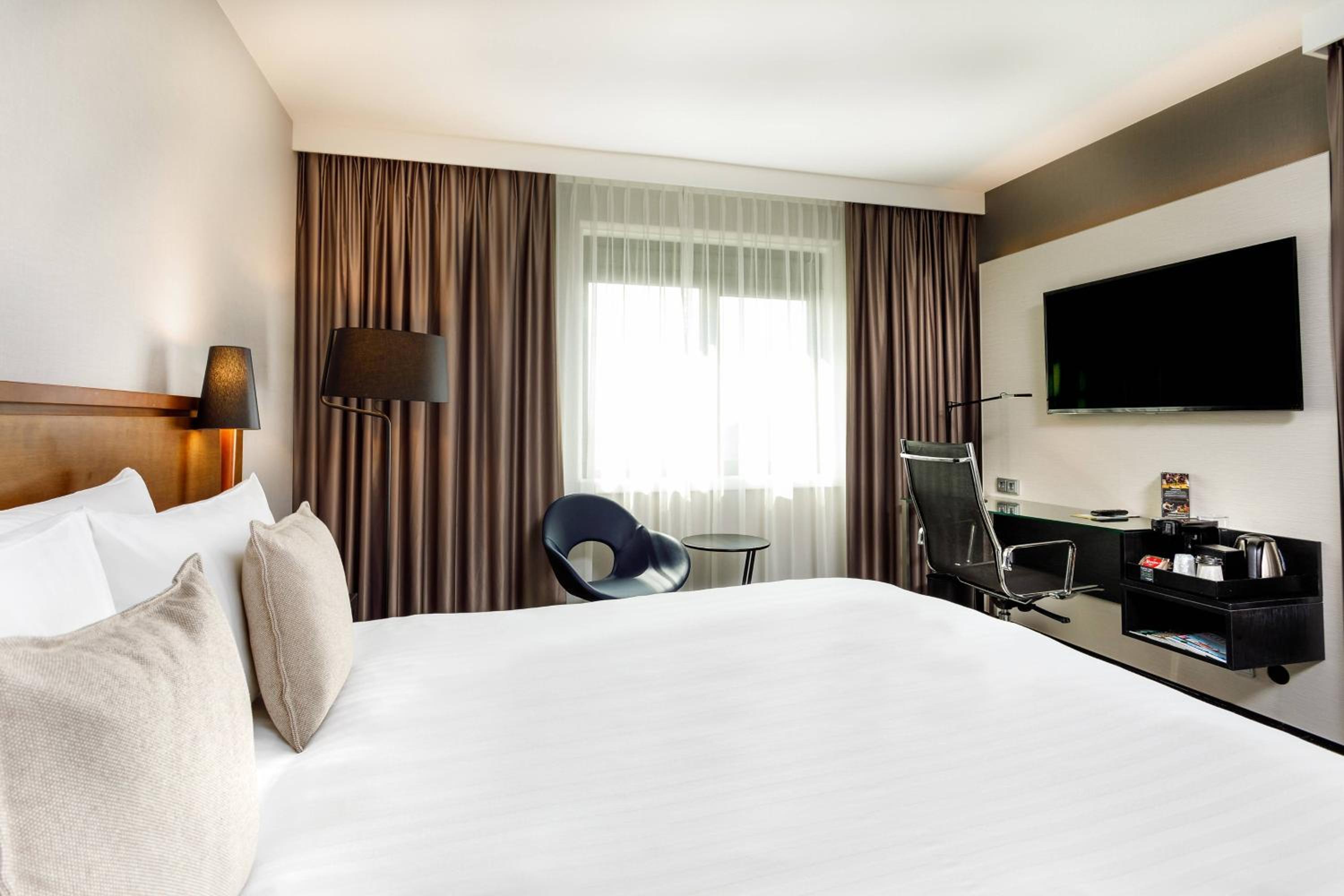 Superior King Room - Photo 4